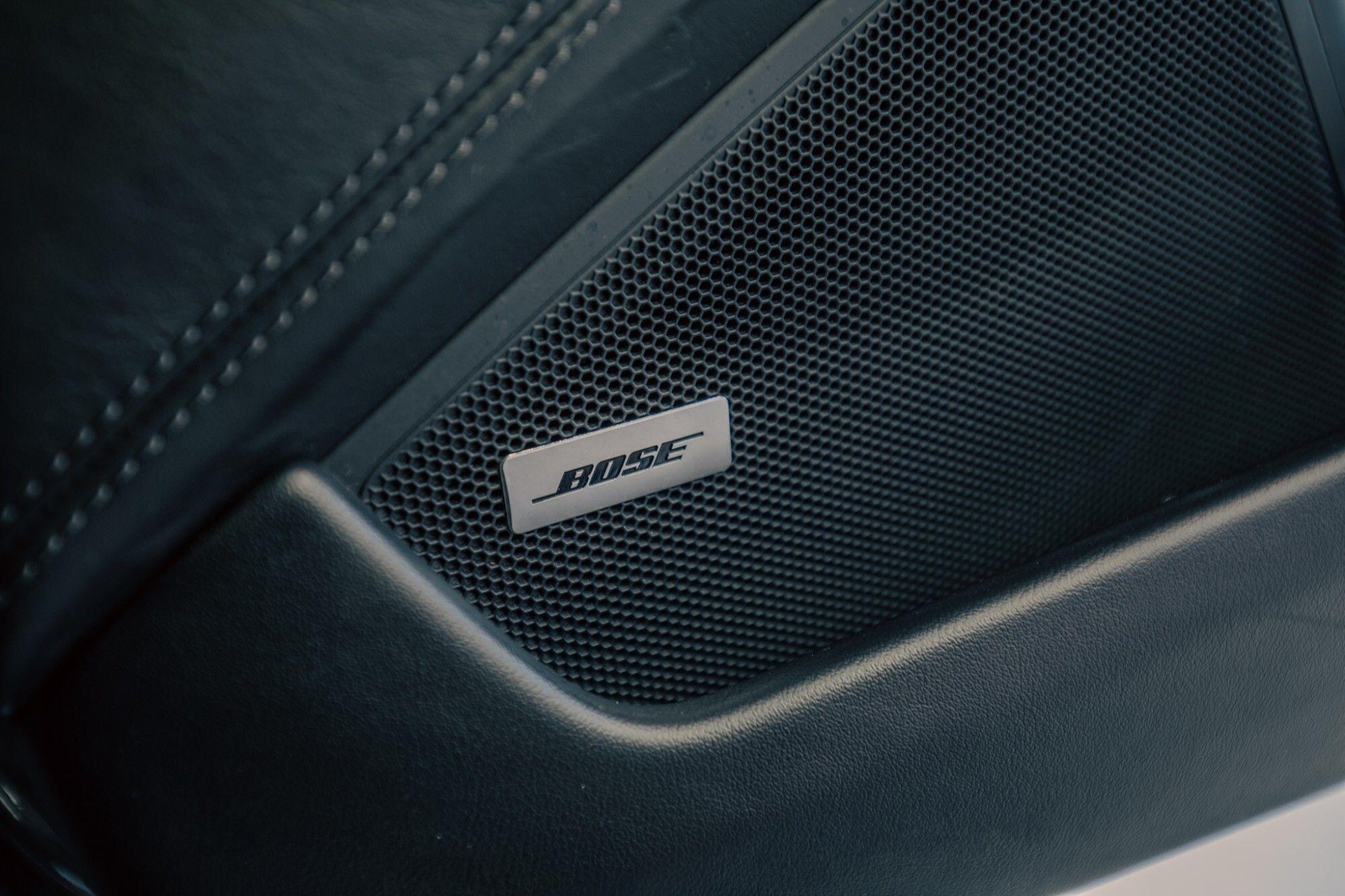 Porsche 911 view 16
