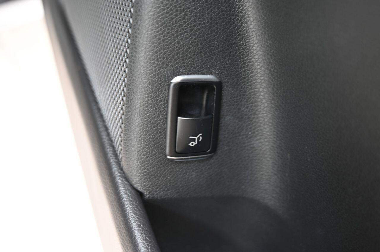 Mercedes-Benz Cla view 36