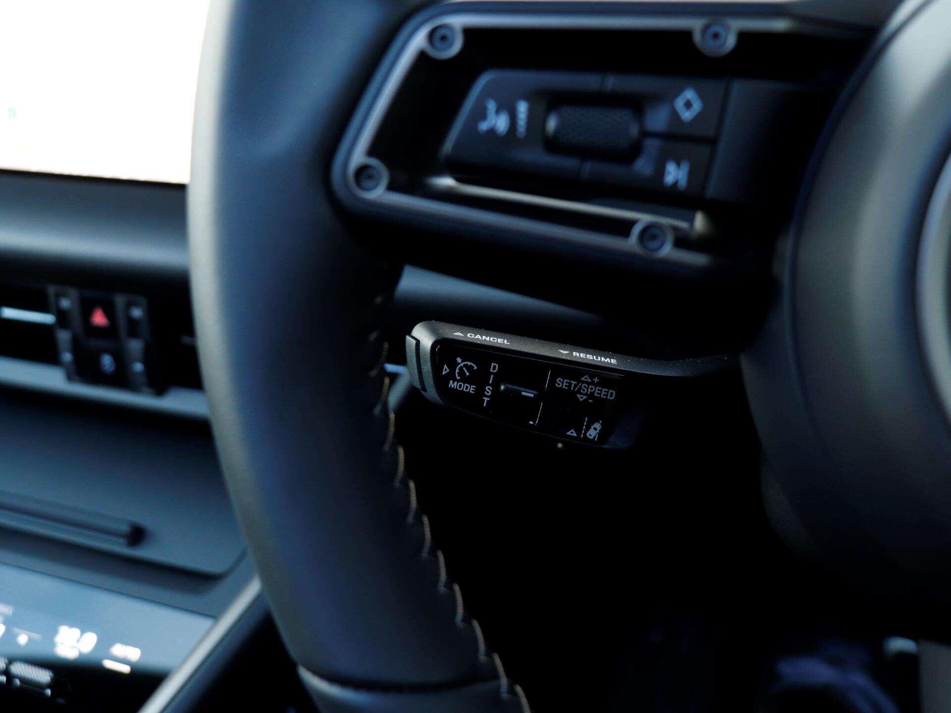 Porsche Macan view 18