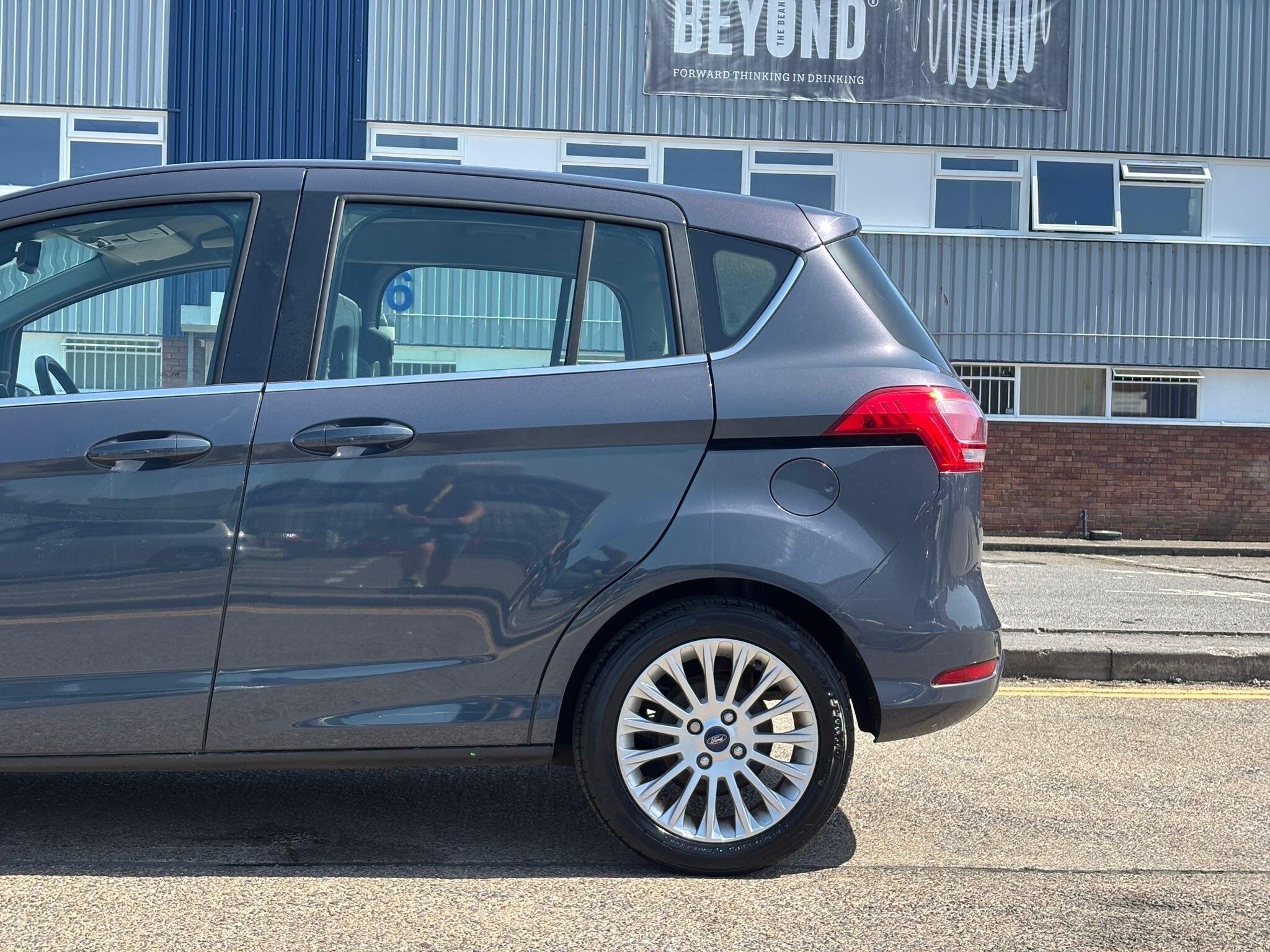 Ford B-Max view 10