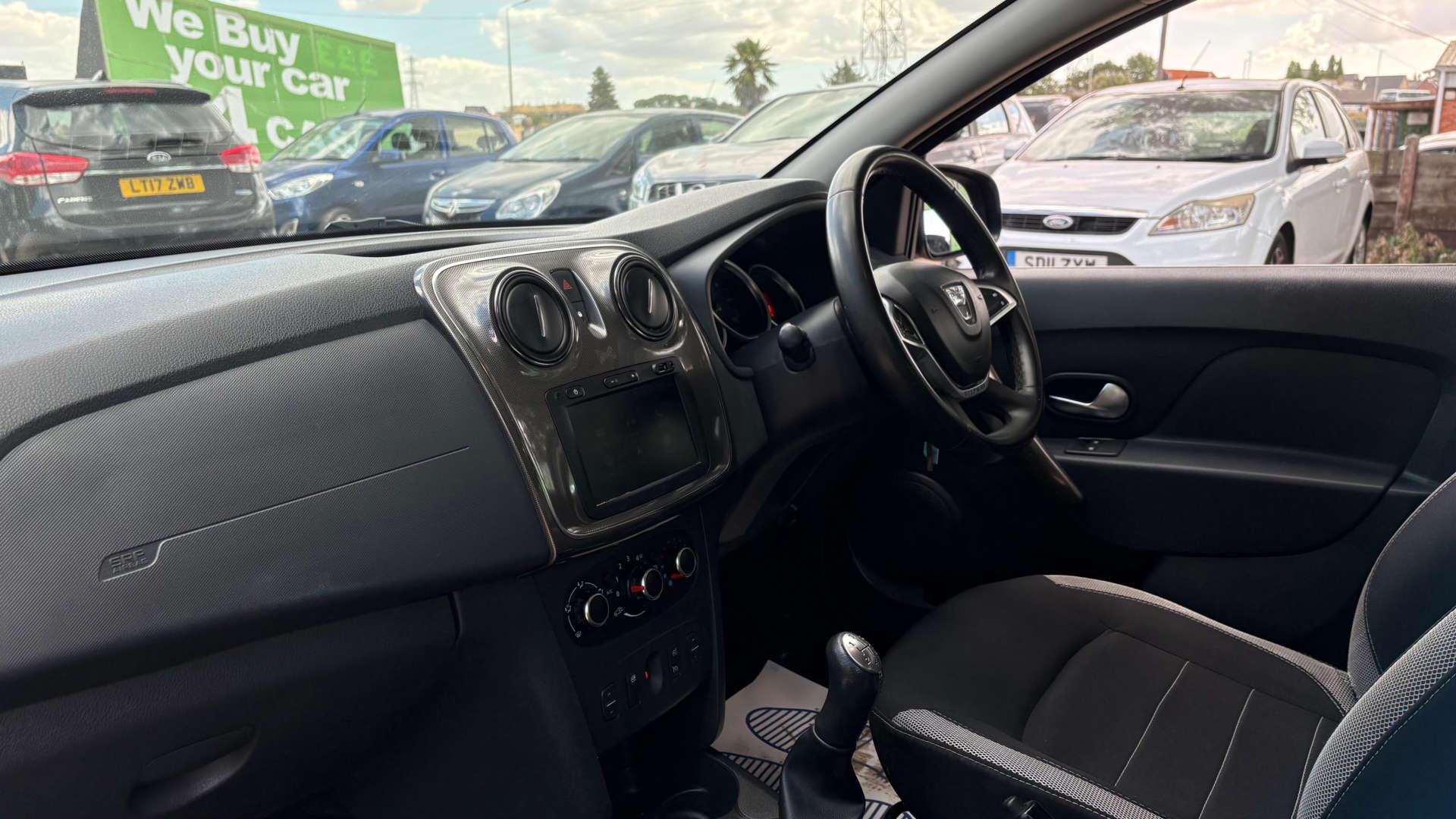 Dacia Sandero view 14