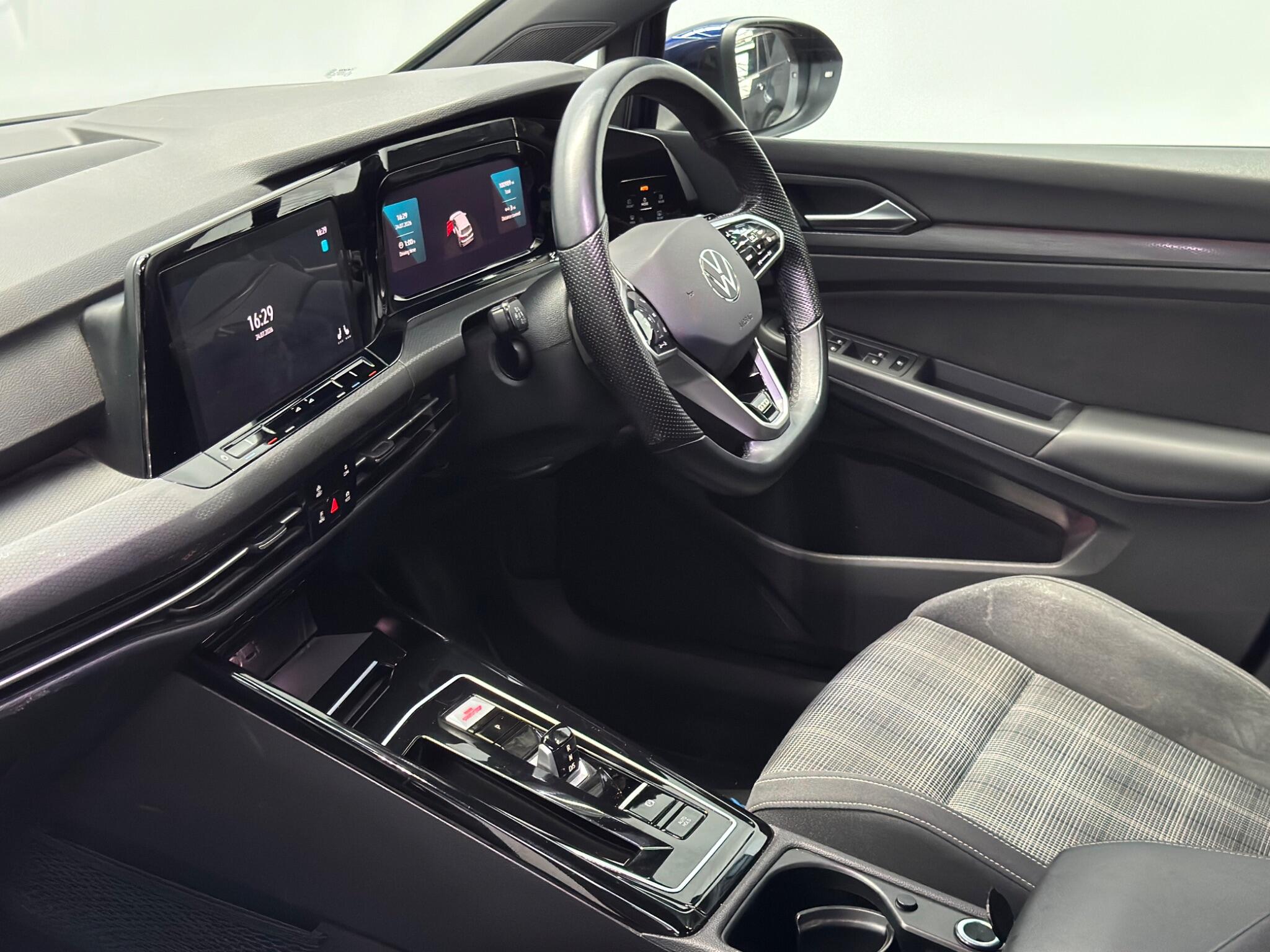 Volkswagen Golf view 53