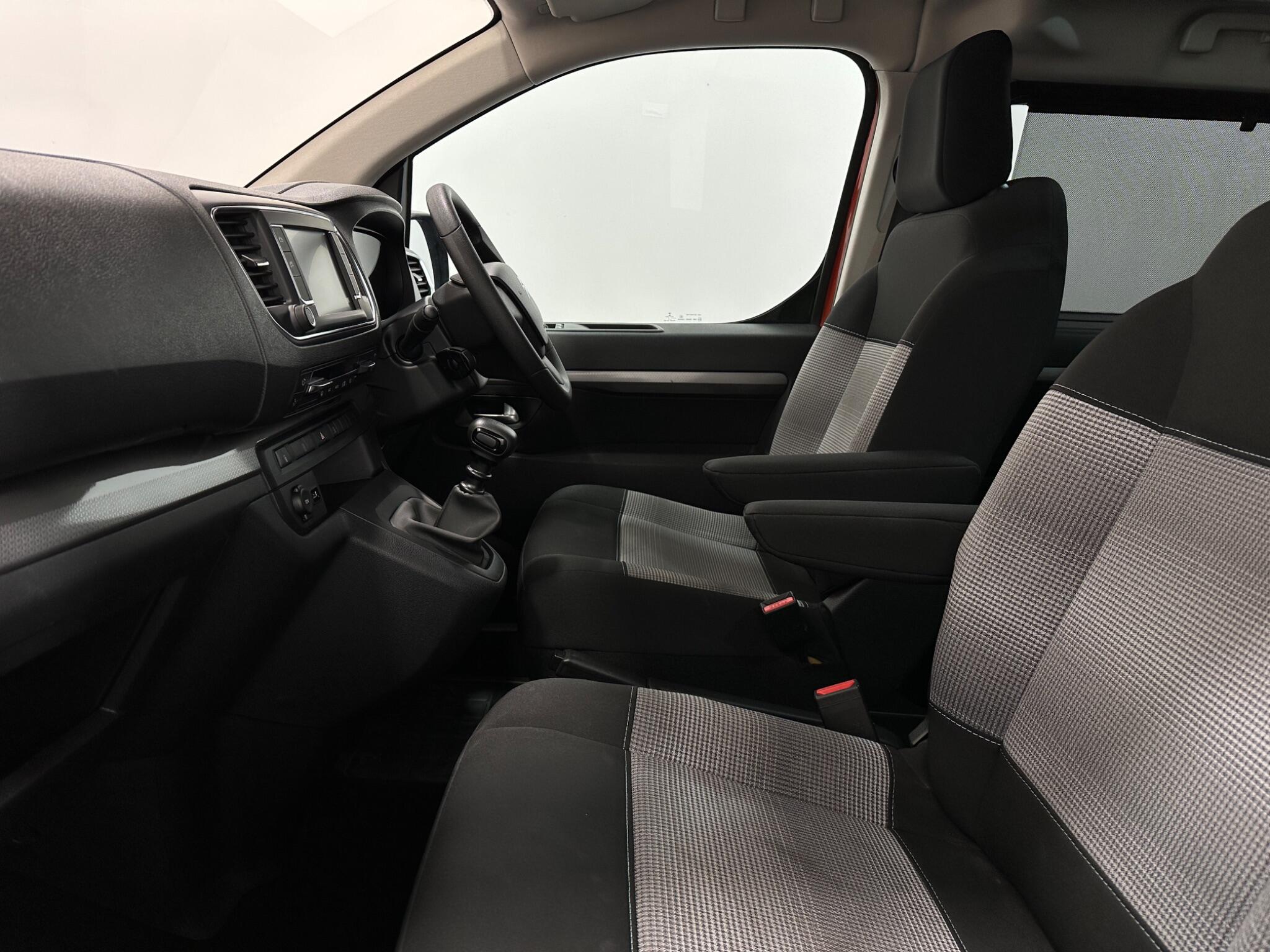 Citroen Spacetourer view 28