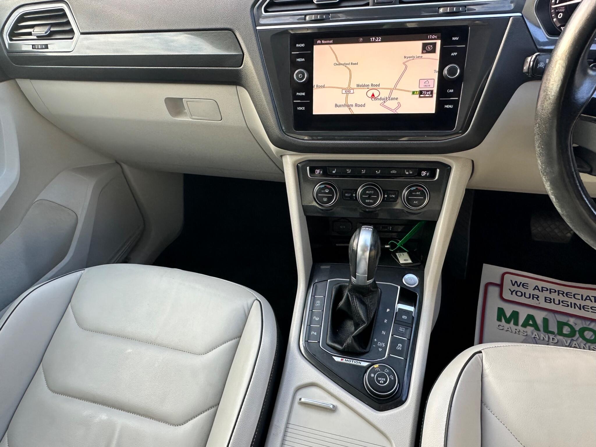 Volkswagen Tiguan view 14