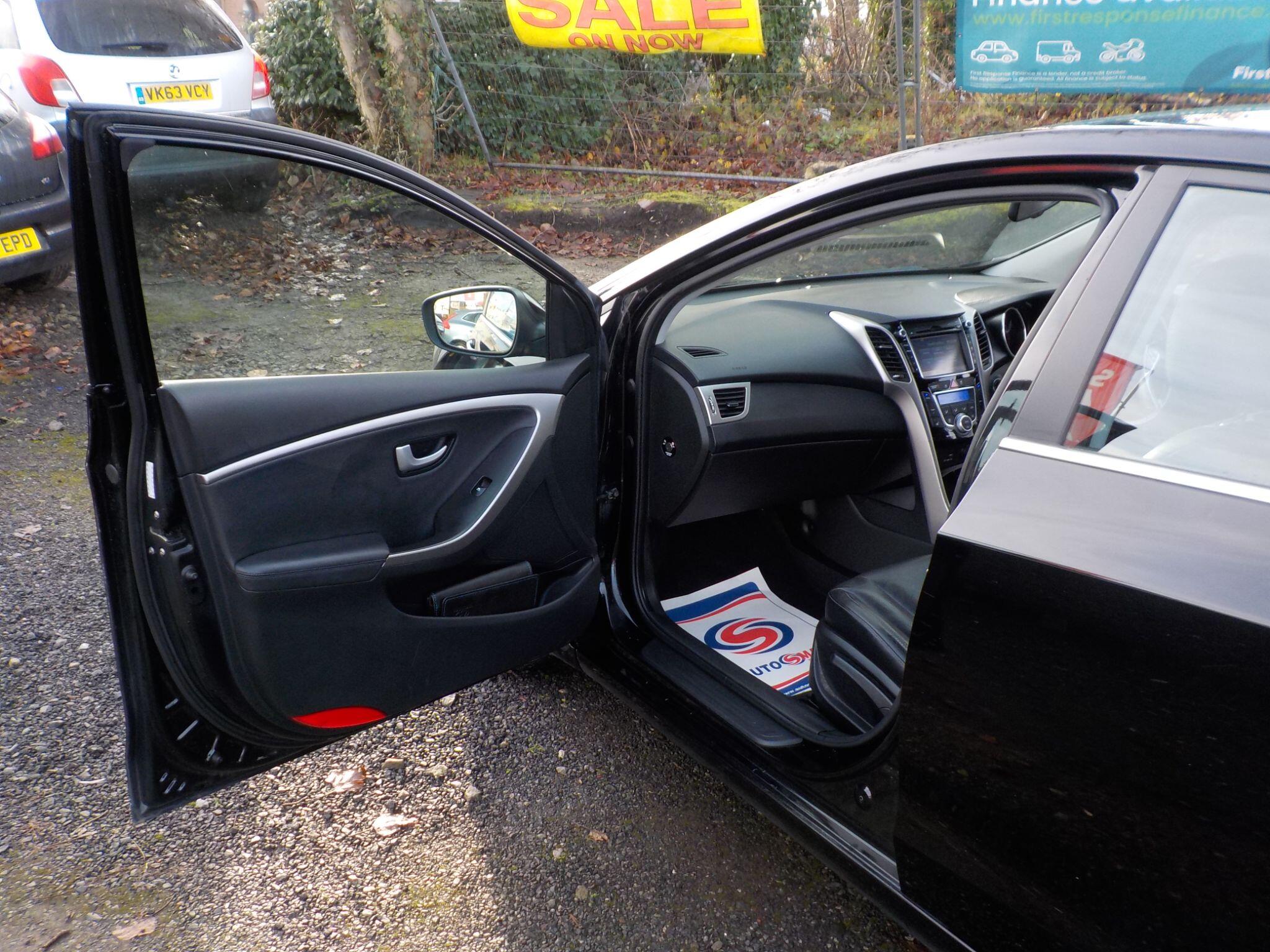 Hyundai i30 1.6 CRDi Blue Drive Premium Euro 6 (s/s) 5dr