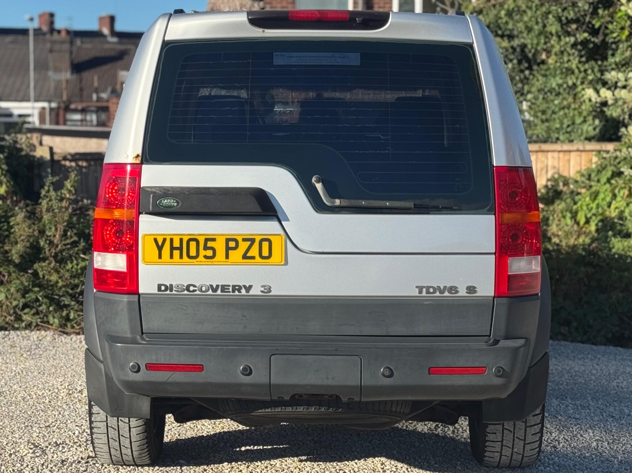 Land Rover Discovery view 9