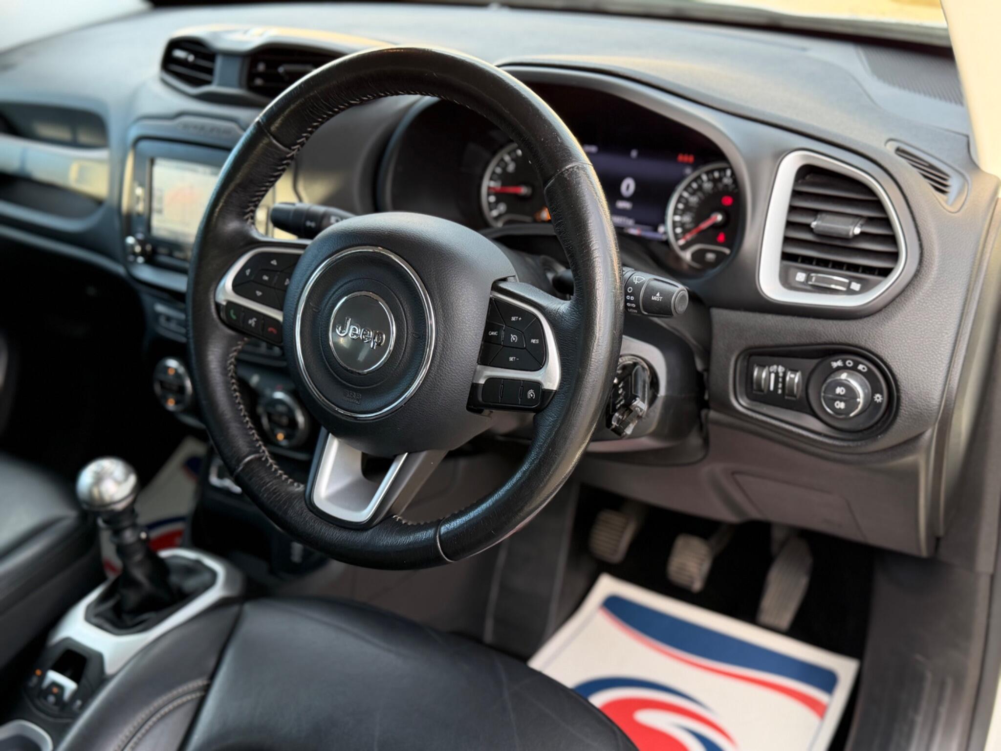 Jeep Renegade view 12