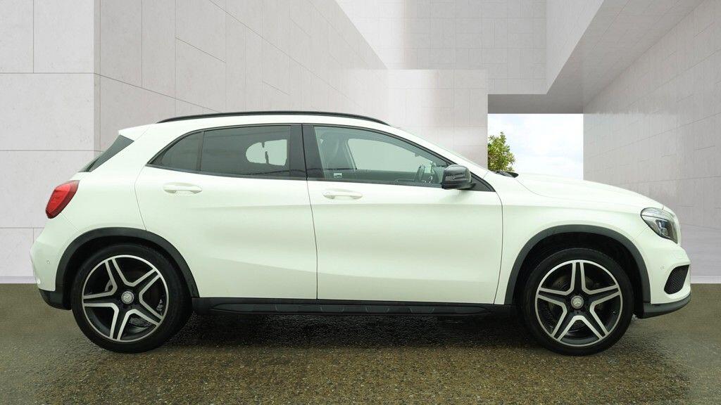 Mercedes-Benz Gla view 9