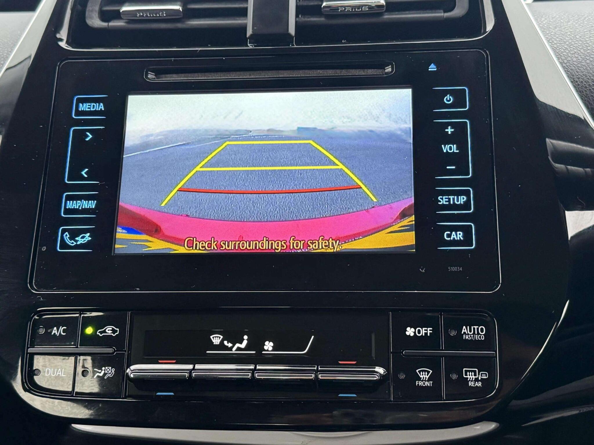 Toyota Prius view 34