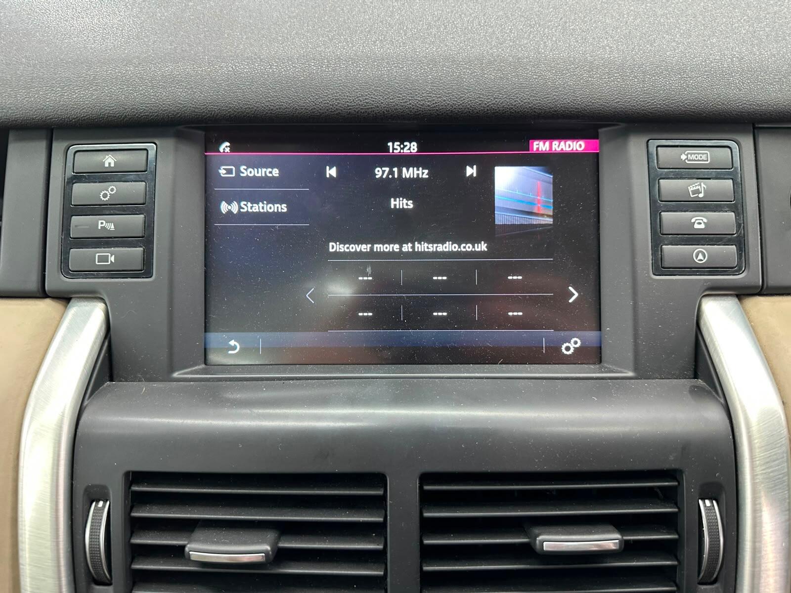 Land Rover Discovery Sport view 42