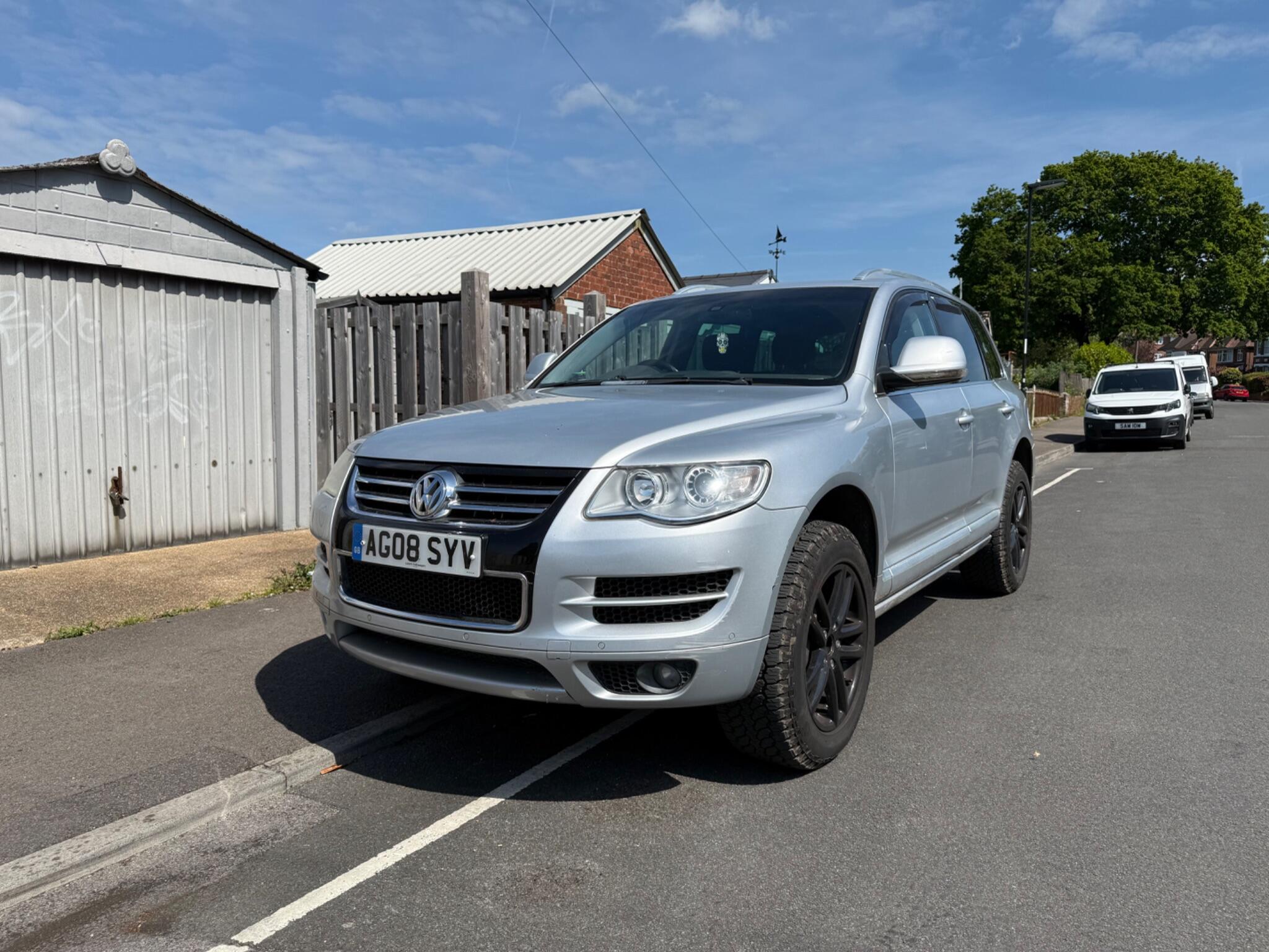 Volkswagen Touareg main image