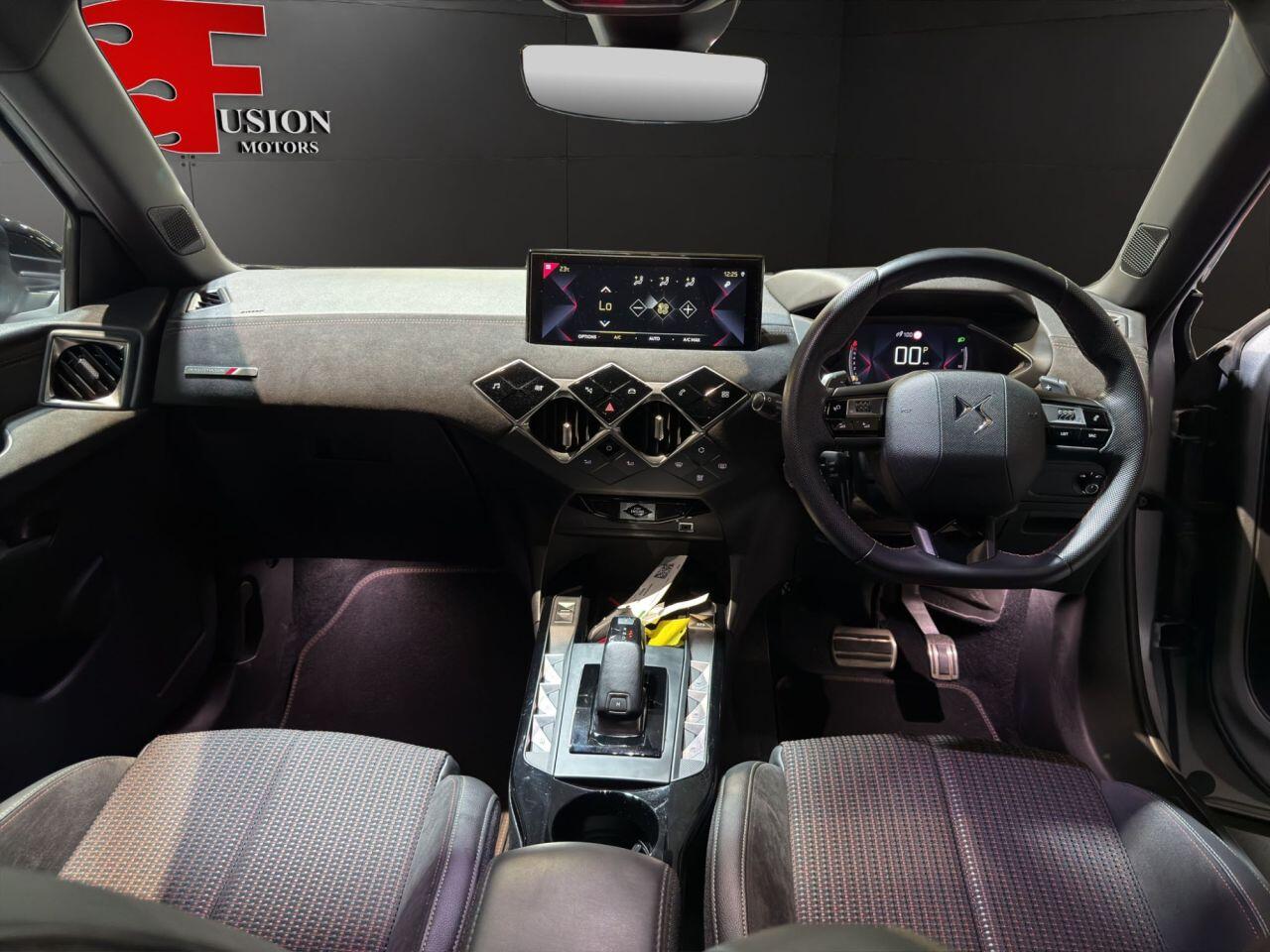 DS Automobiles DS 3 Crossback view 9