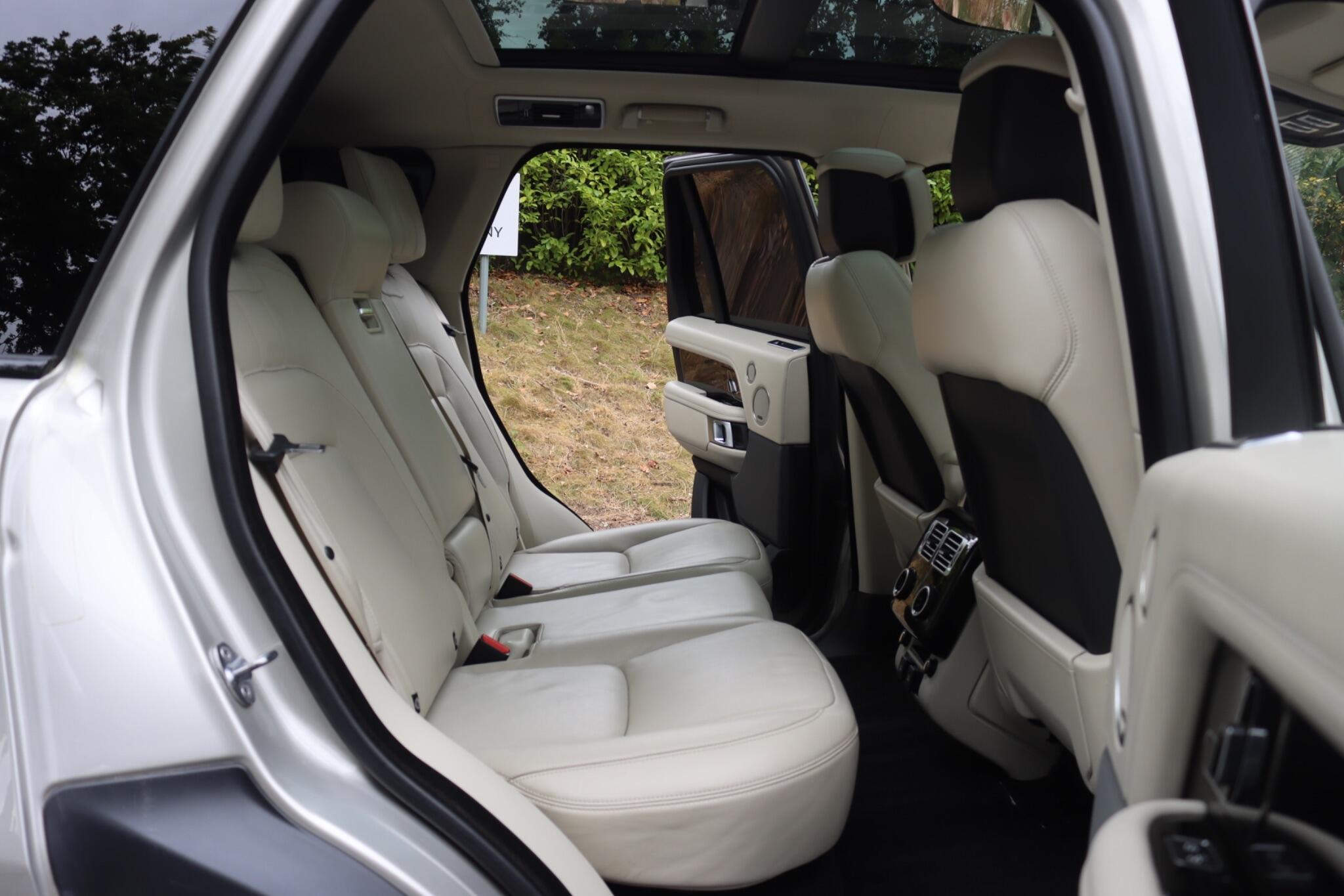 Land Rover Range Rover view 53