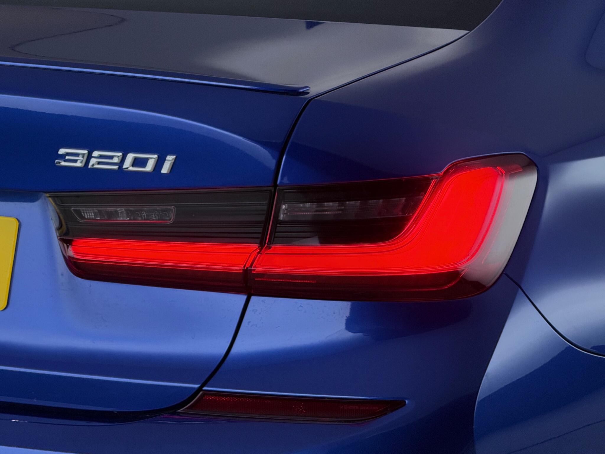 BMW 3 Series view 8