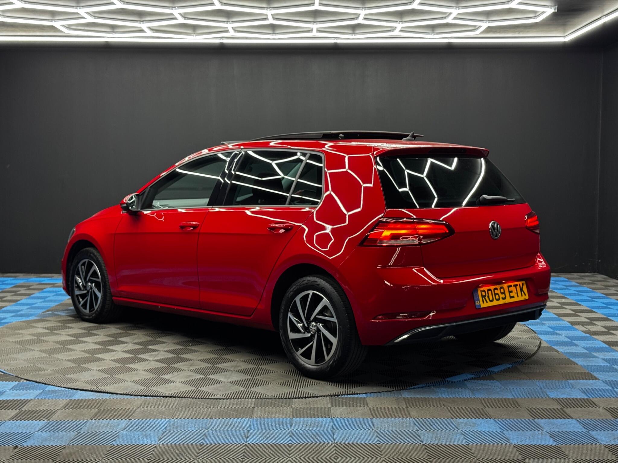 Volkswagen Golf view 7