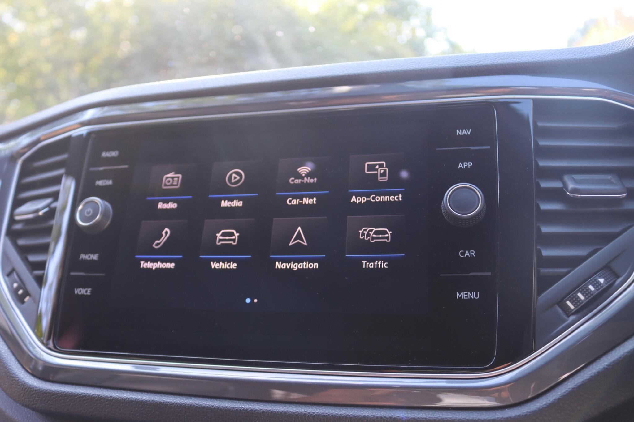 Volkswagen T-Roc view 34