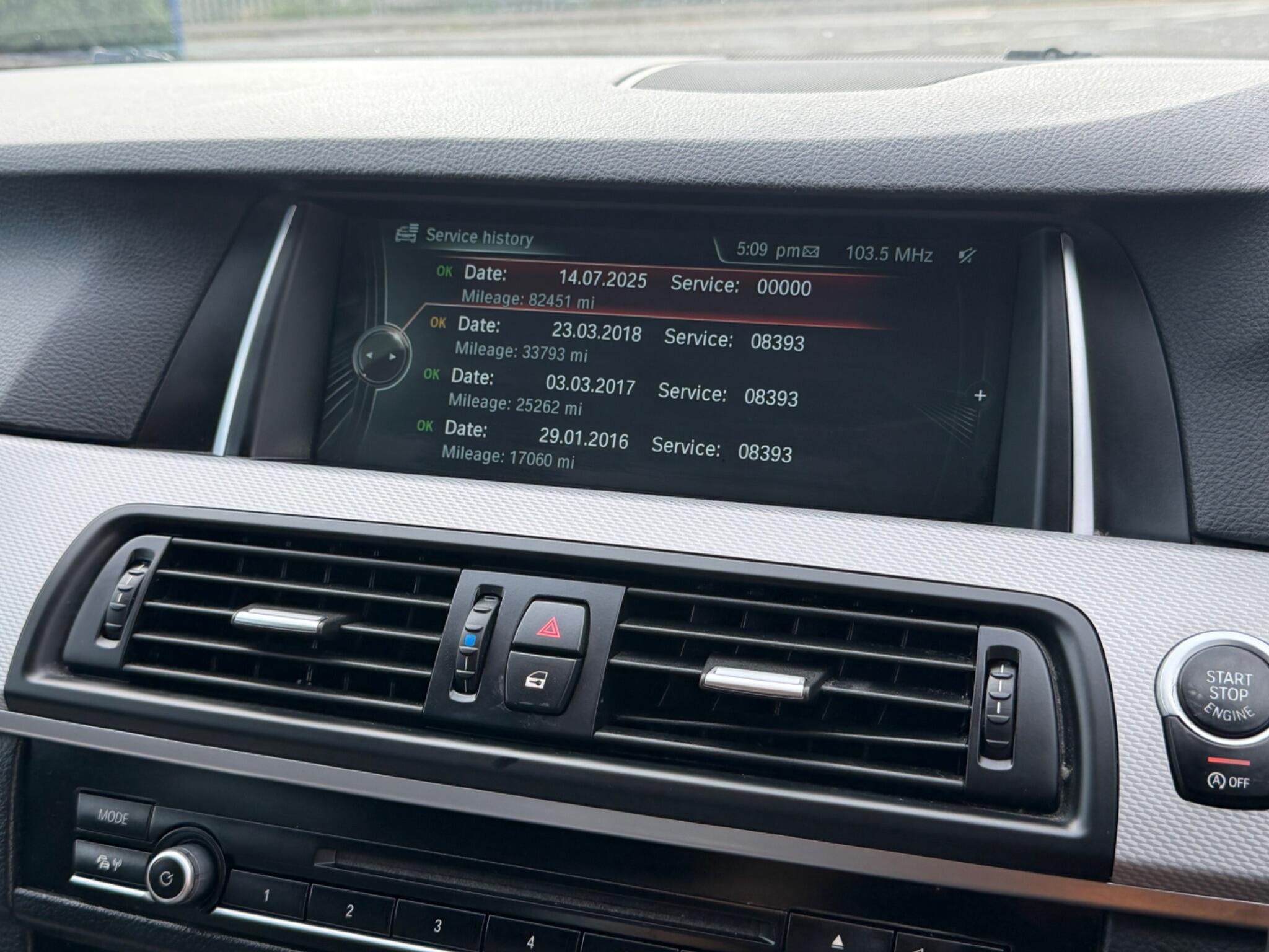 BMW 5 Series view 32