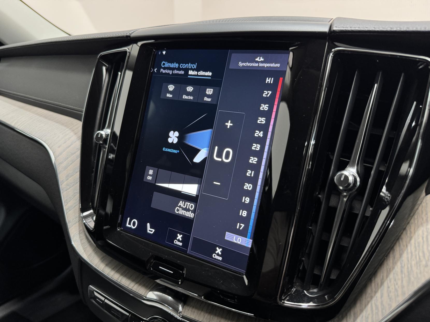 Volvo XC60 view 25