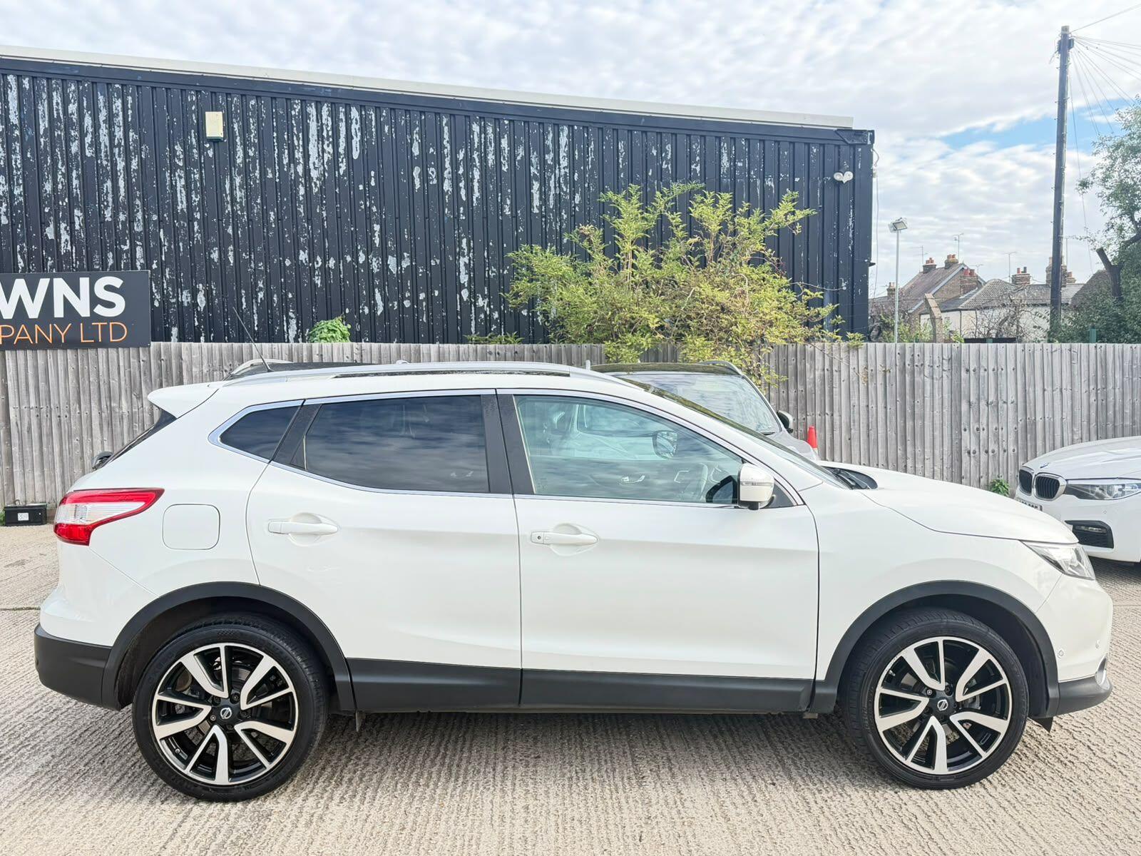 Nissan Qashqai view 2