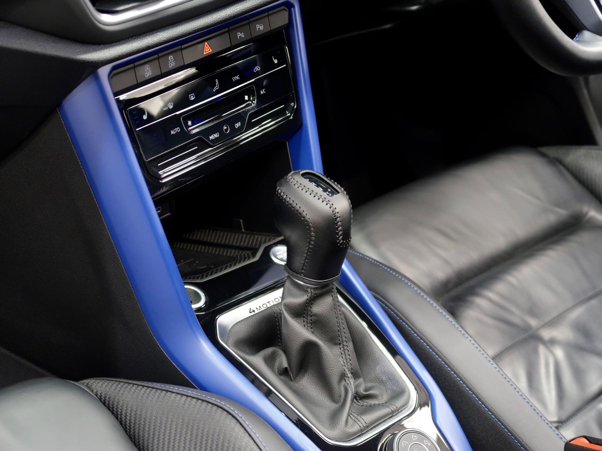 Volkswagen T-Roc view 24