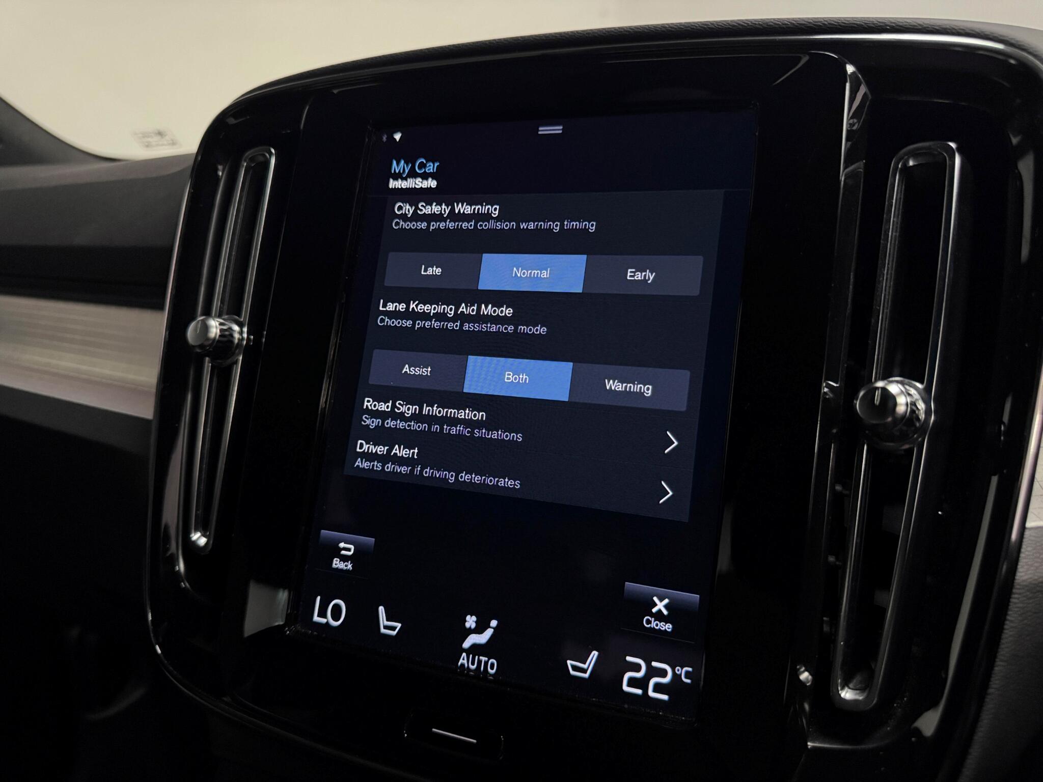 Volvo XC40 view 49
