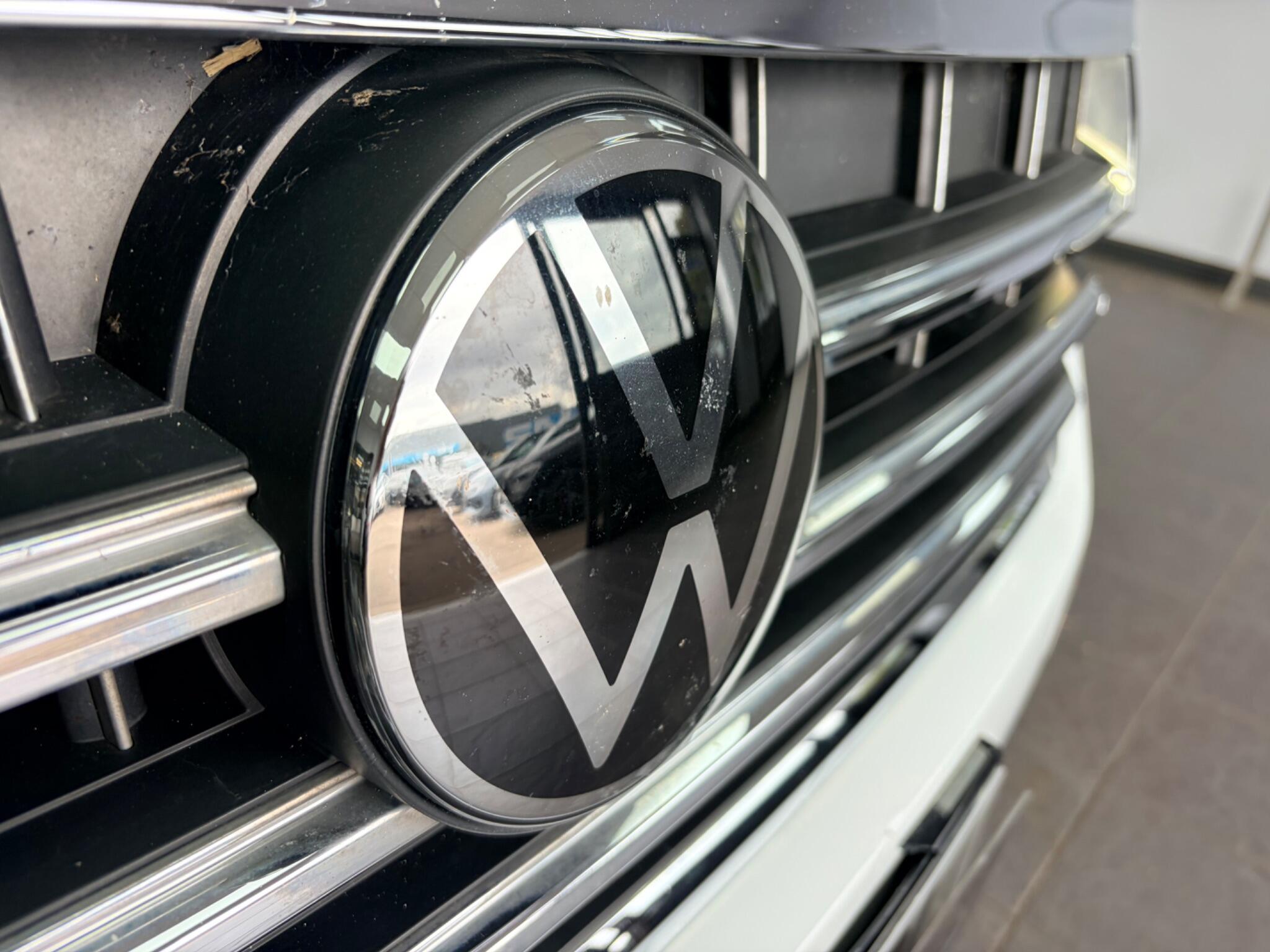 Volkswagen Touareg view 36