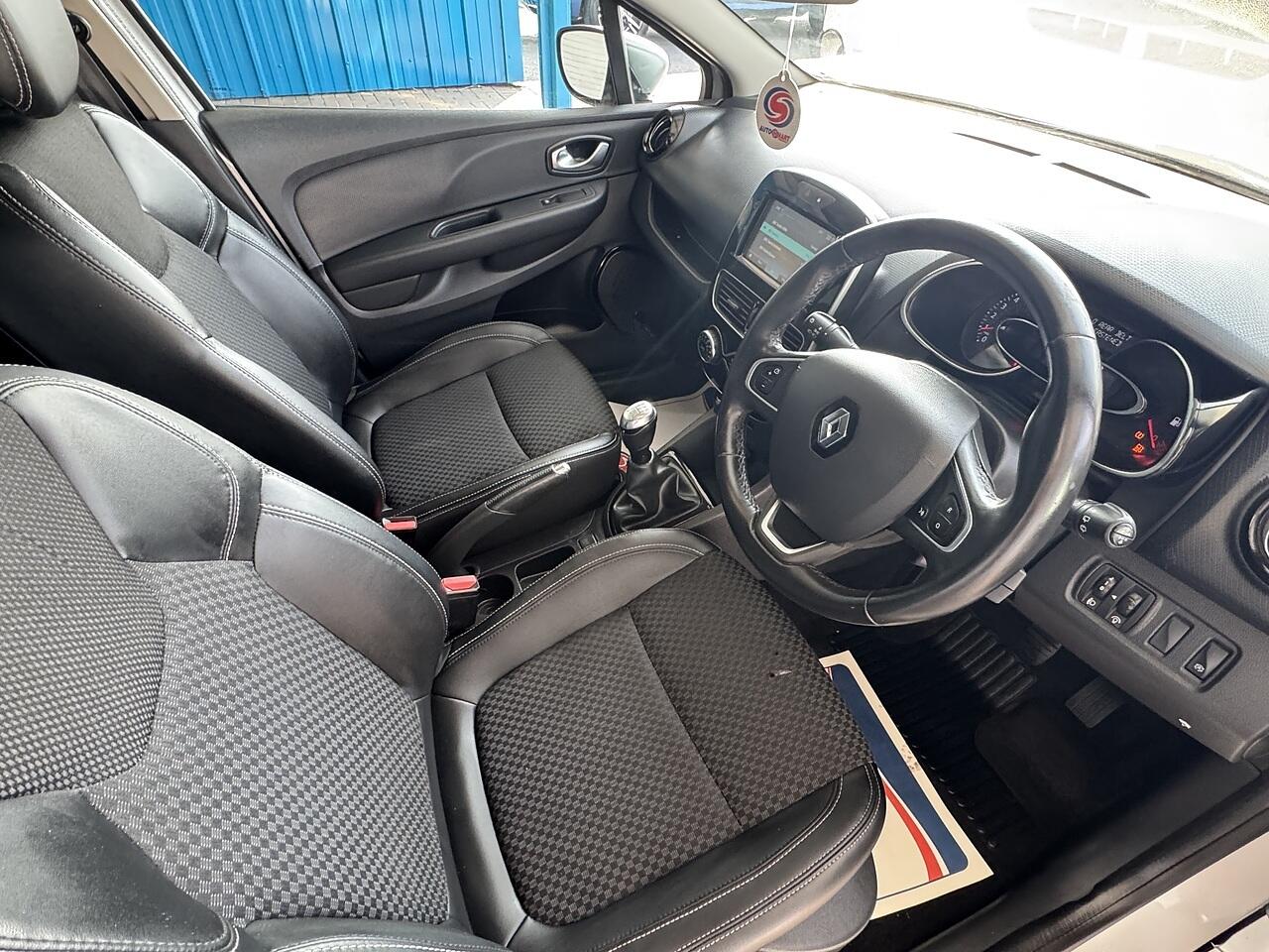 Renault Clio view 11