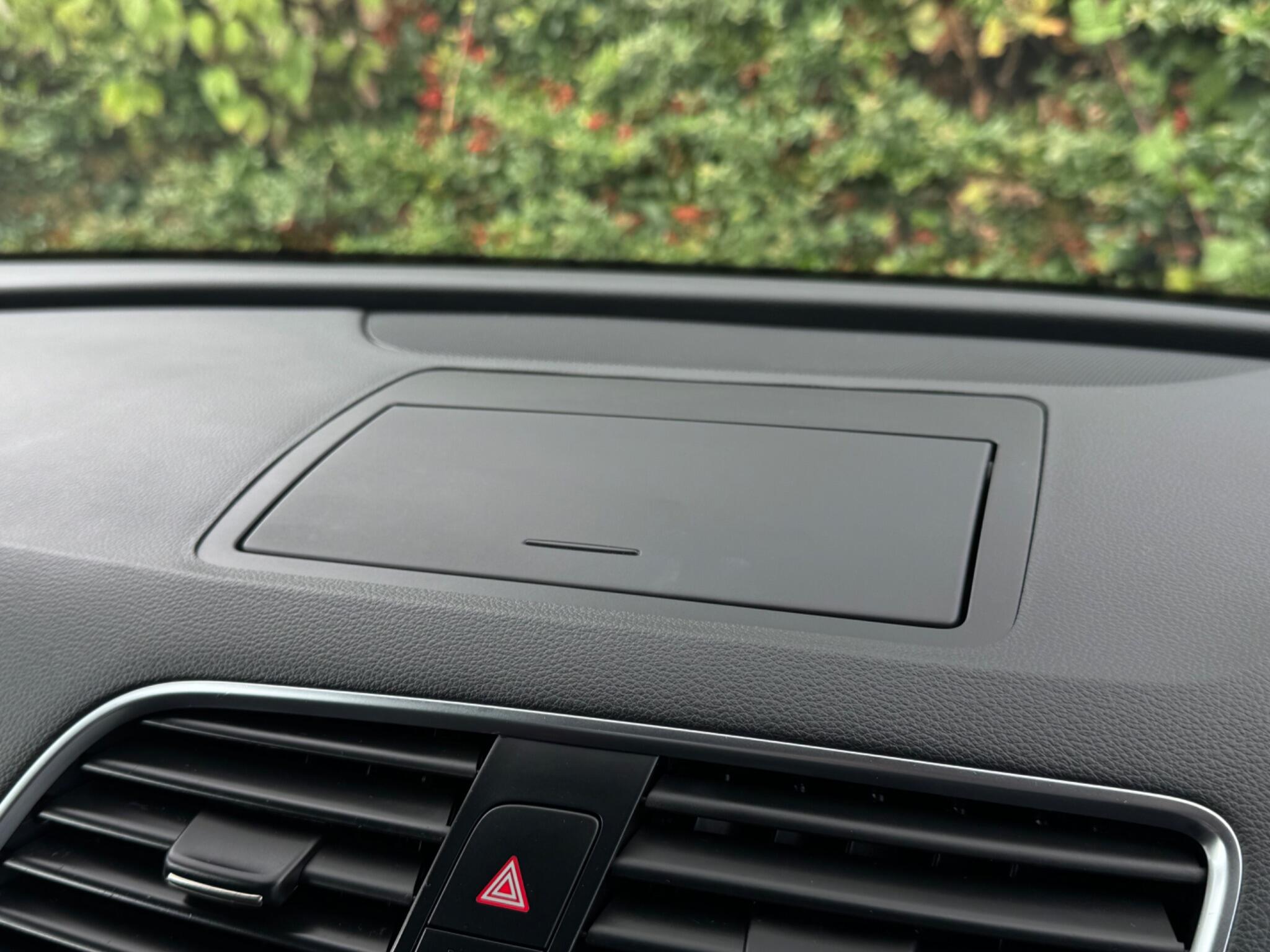 Audi Q3 view 46