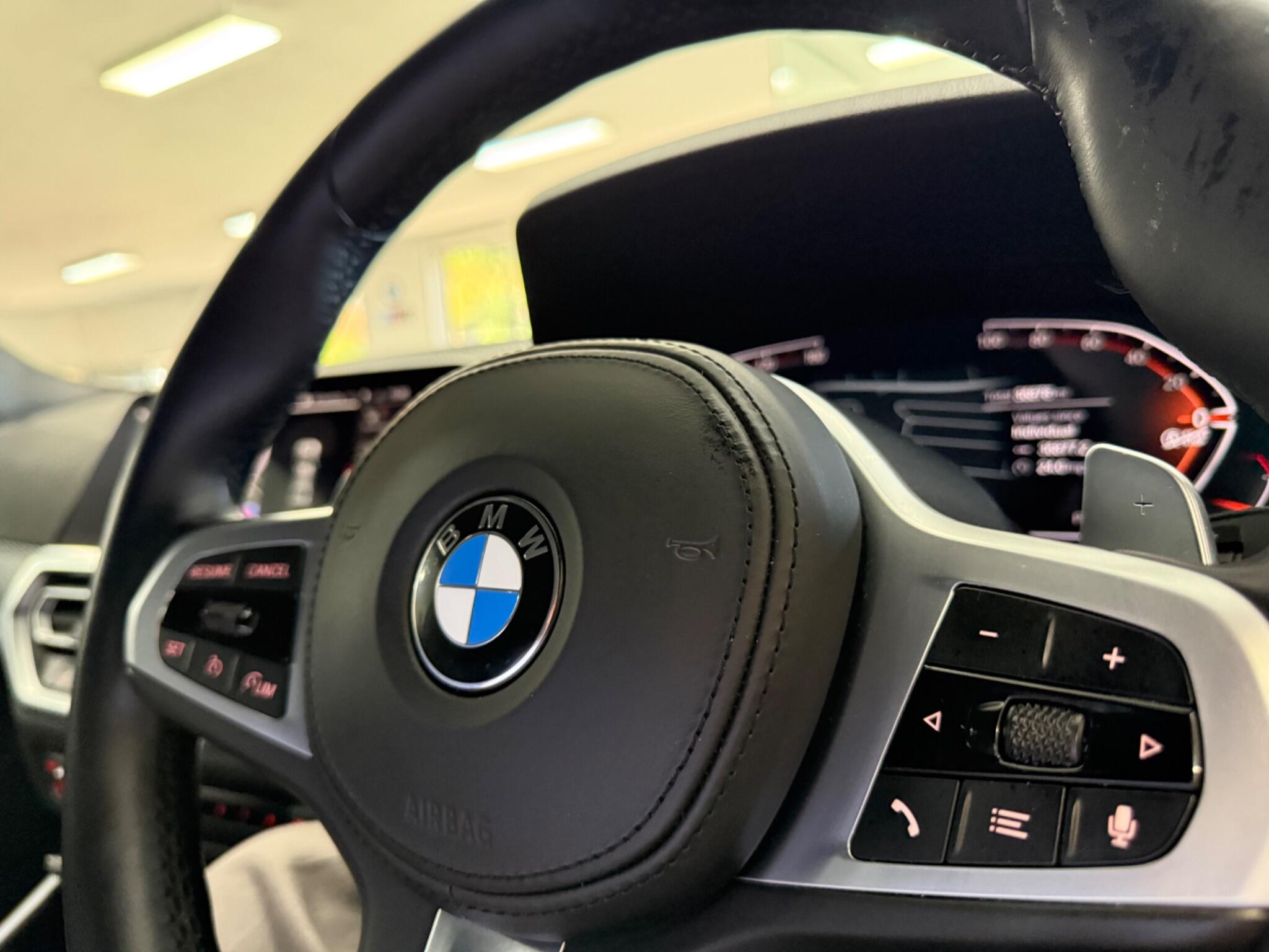 BMW 3 Series view 22