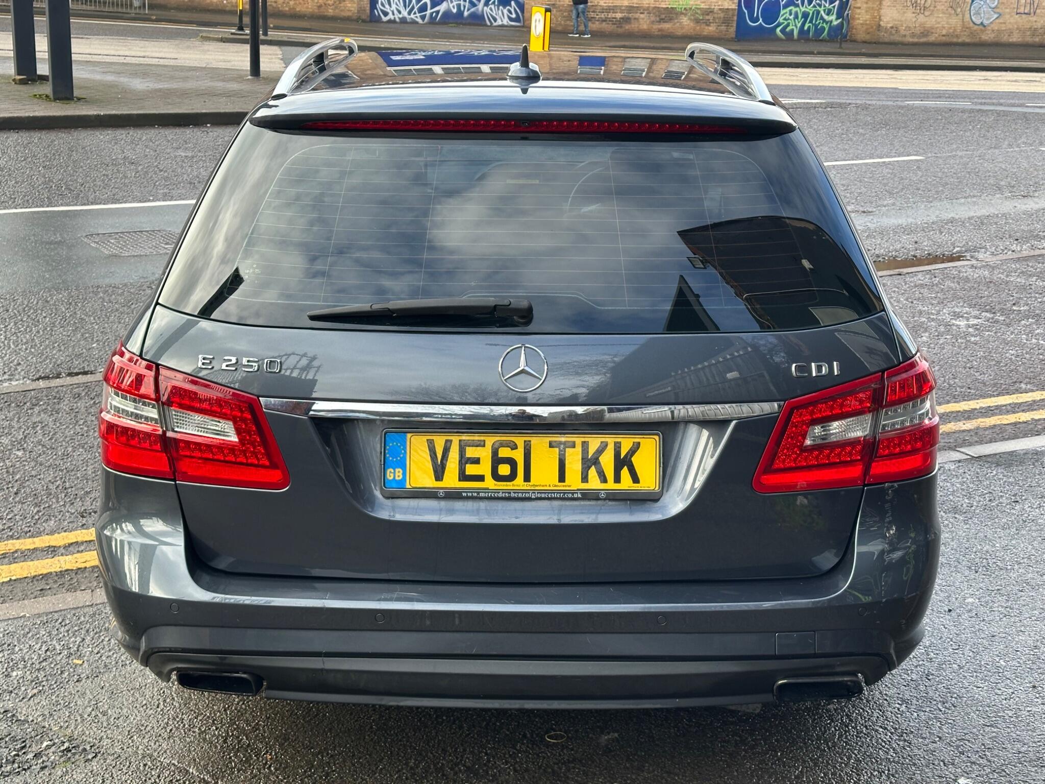 Mercedes-Benz E-Class view 17