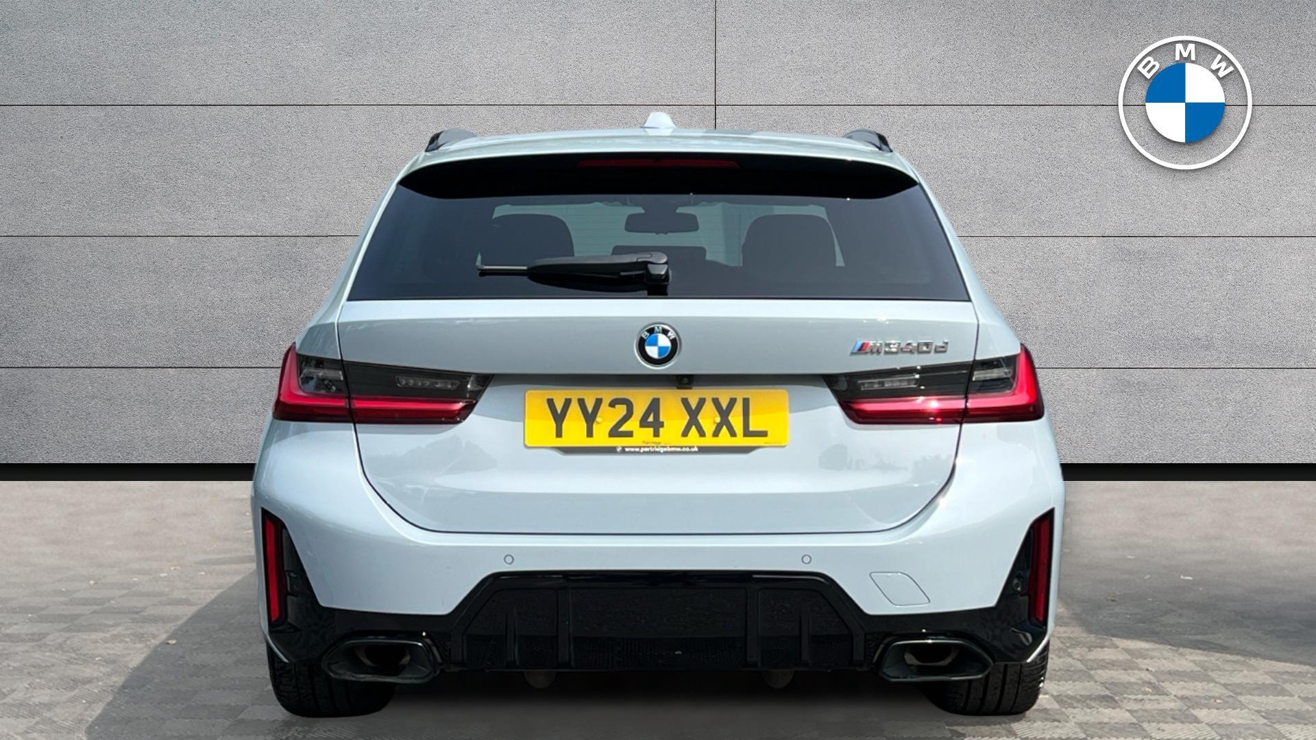 BMW 3 Series view 15