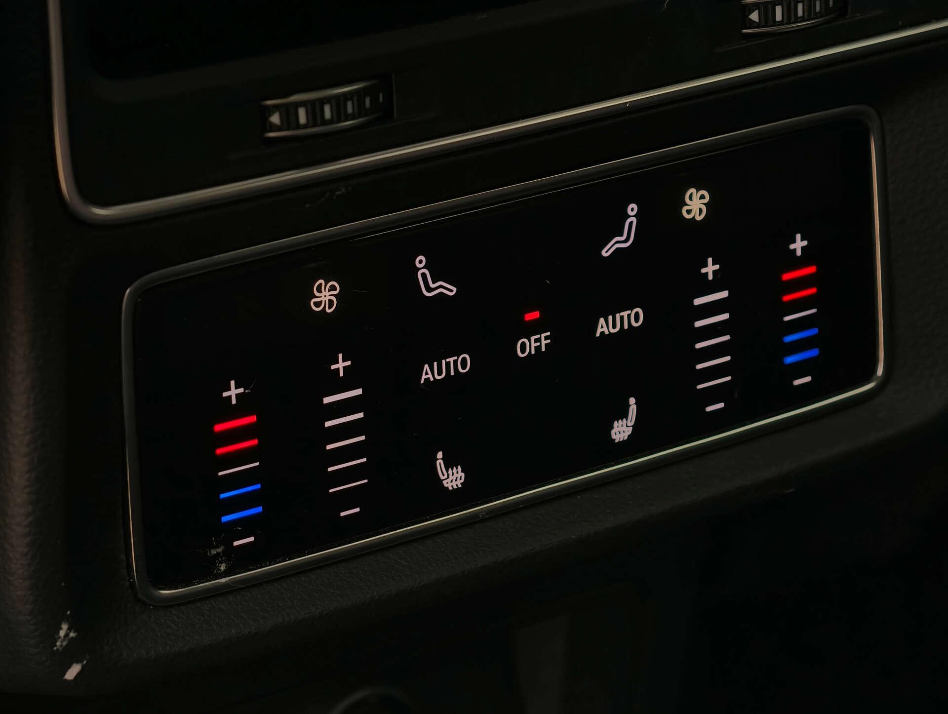 Audi Q8 view 26