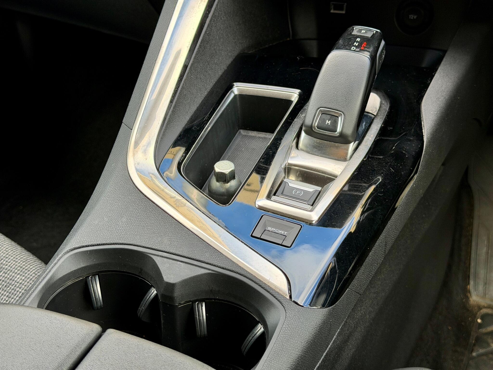 Peugeot 3008 view 19