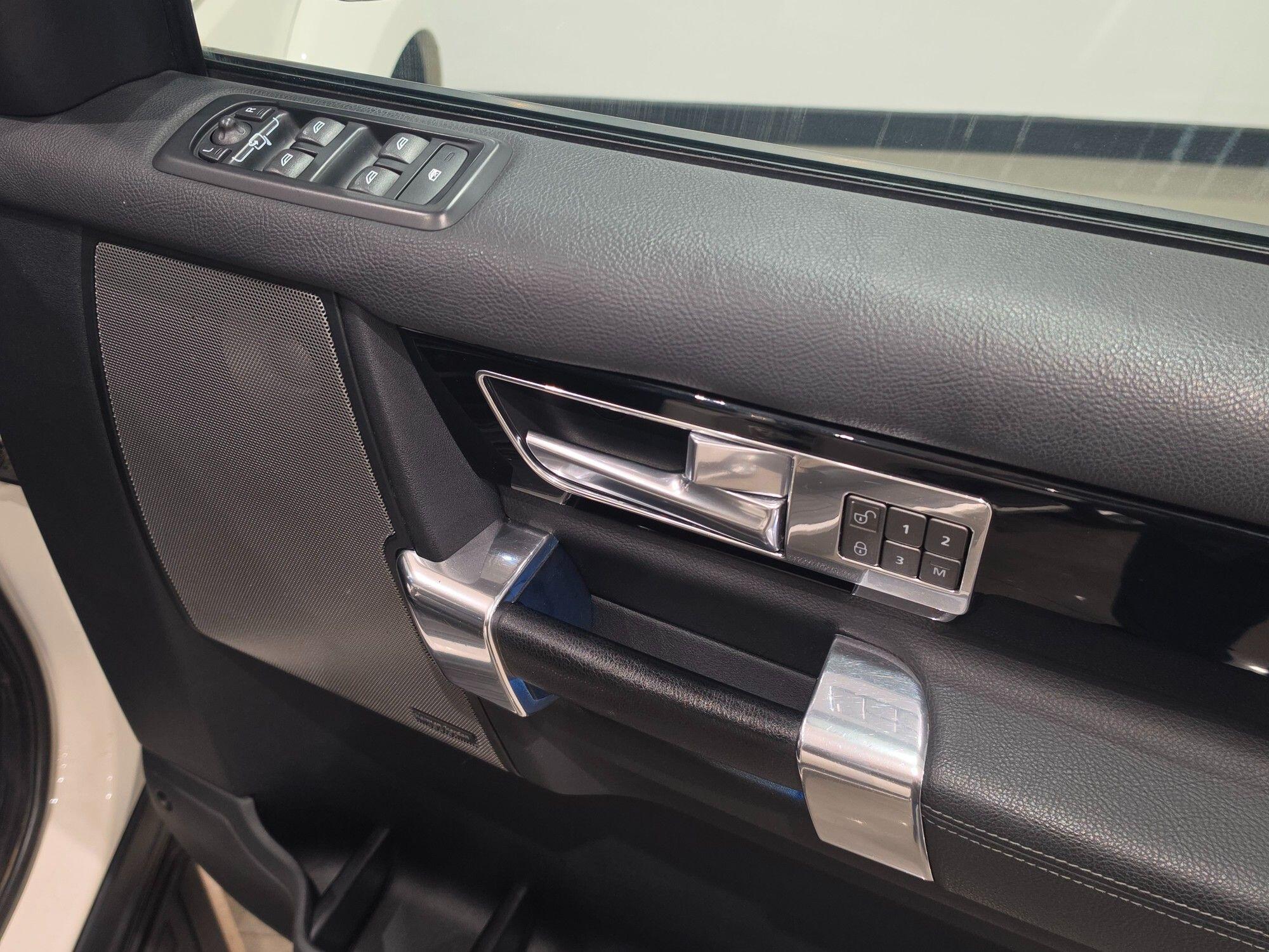 Land Rover Discovery view 38