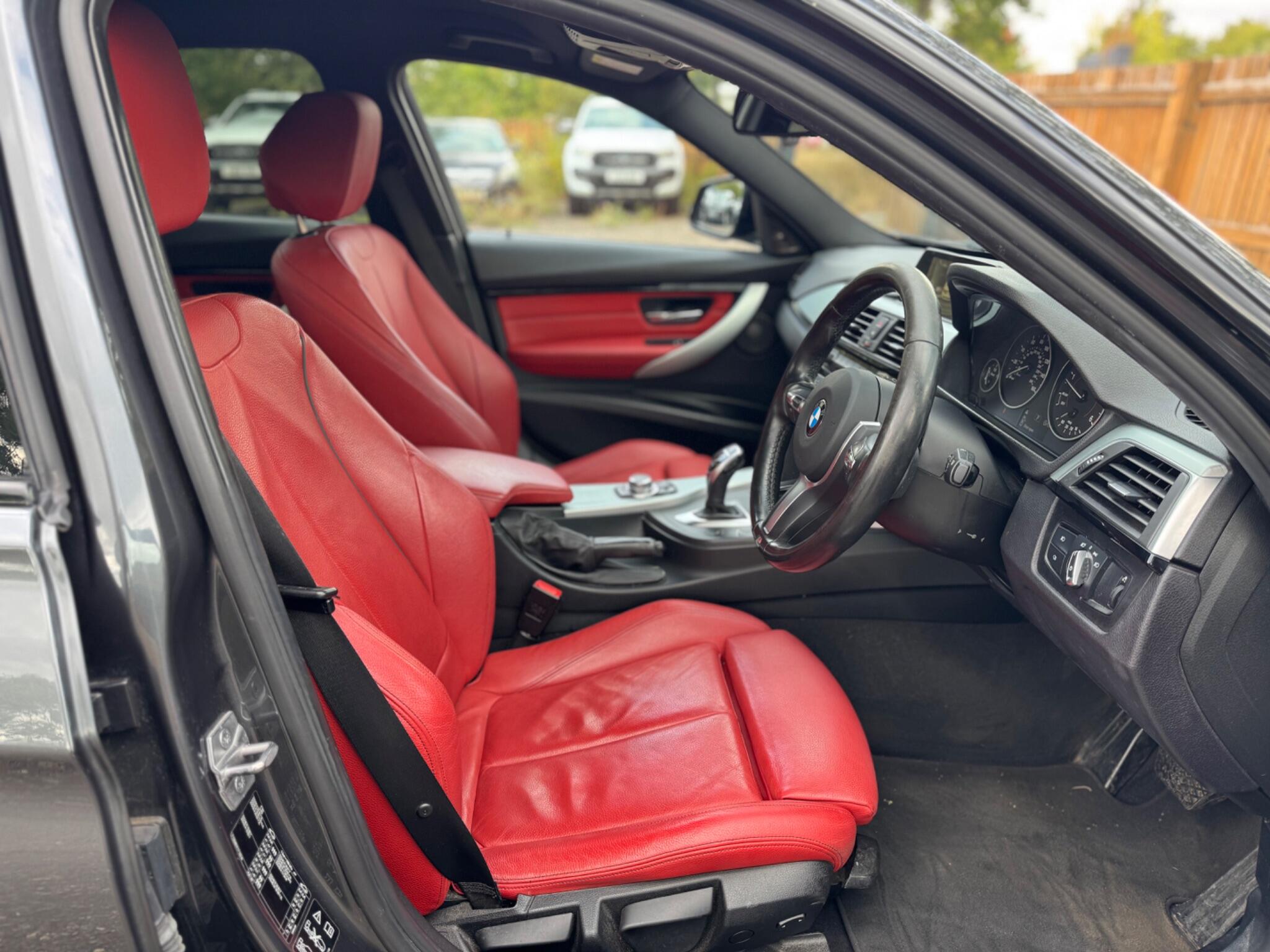 BMW 3 Series view 18