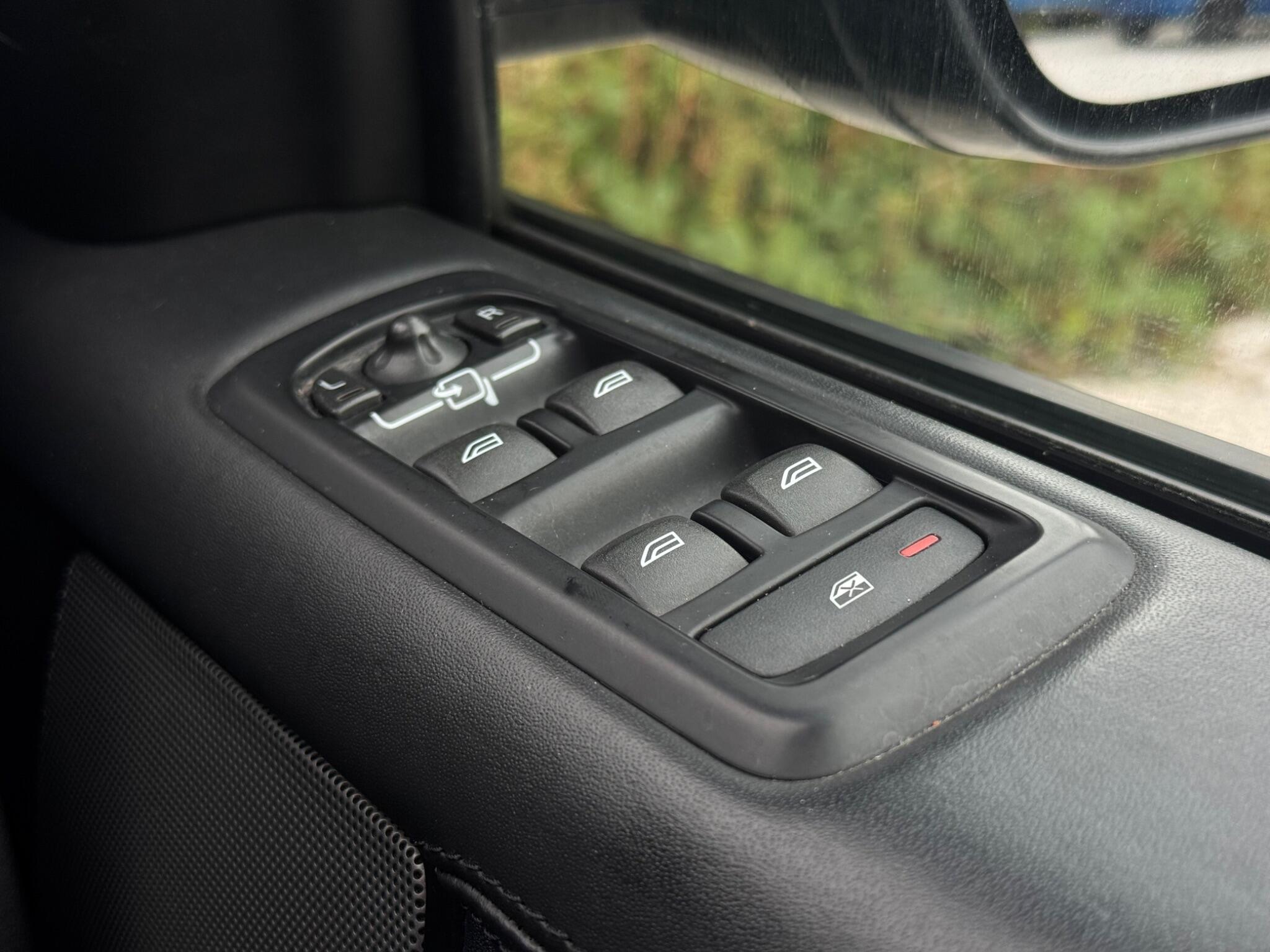 Land Rover Discovery view 55