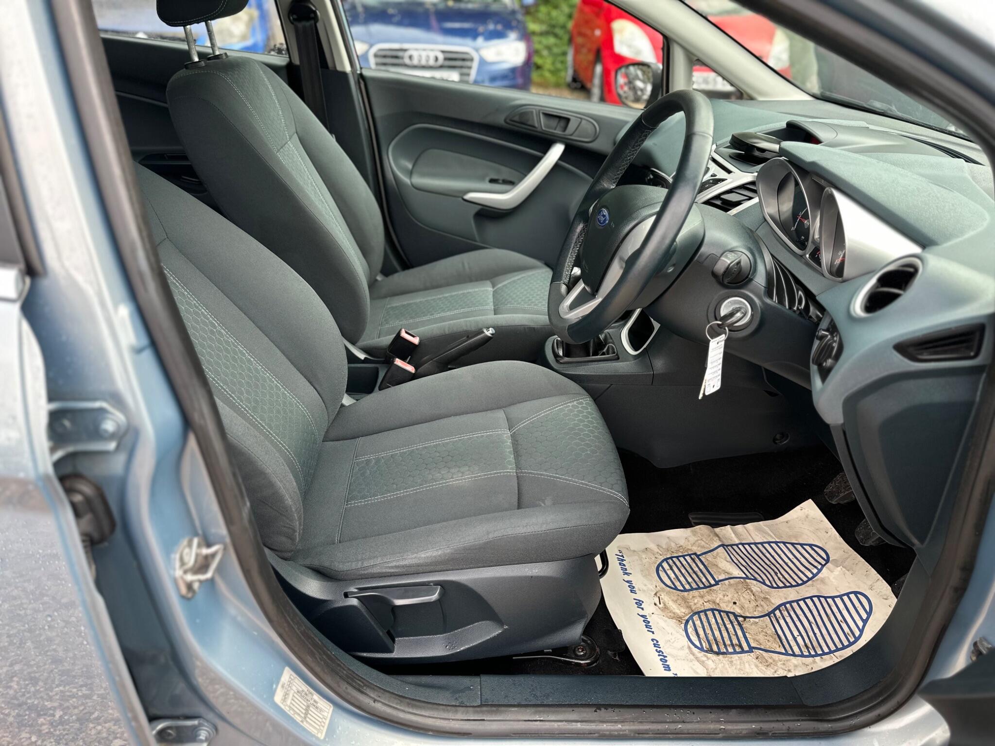 Ford Fiesta view 42