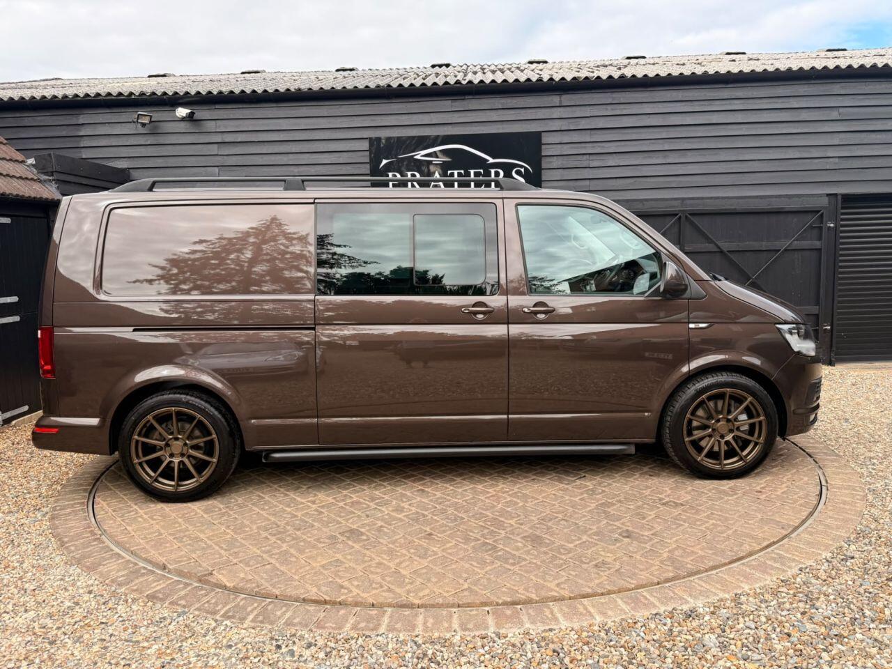 Volkswagen Transporter view 19