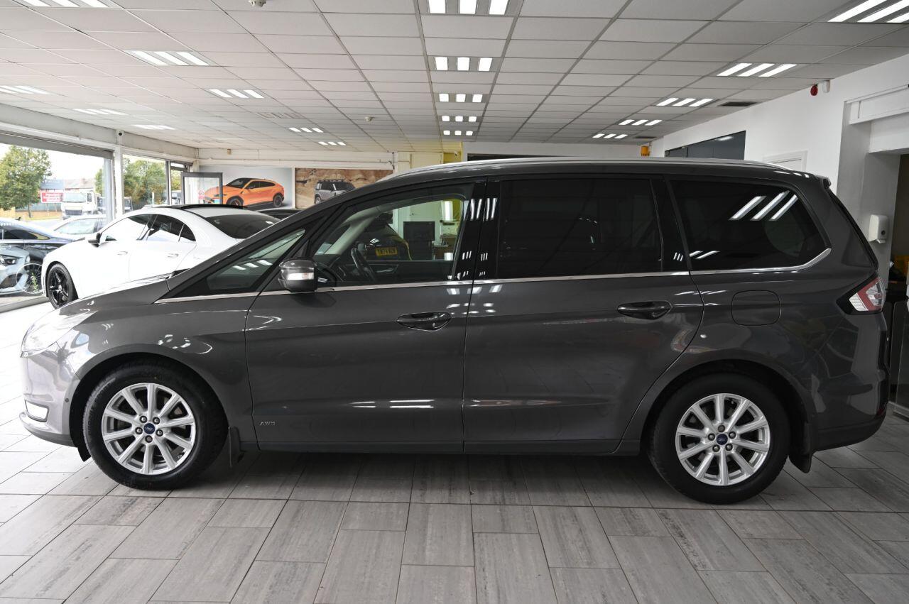 Ford Galaxy view 4