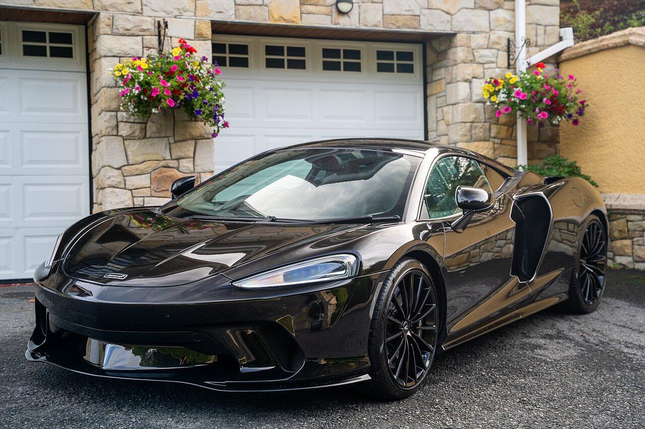 McLaren GT view 49