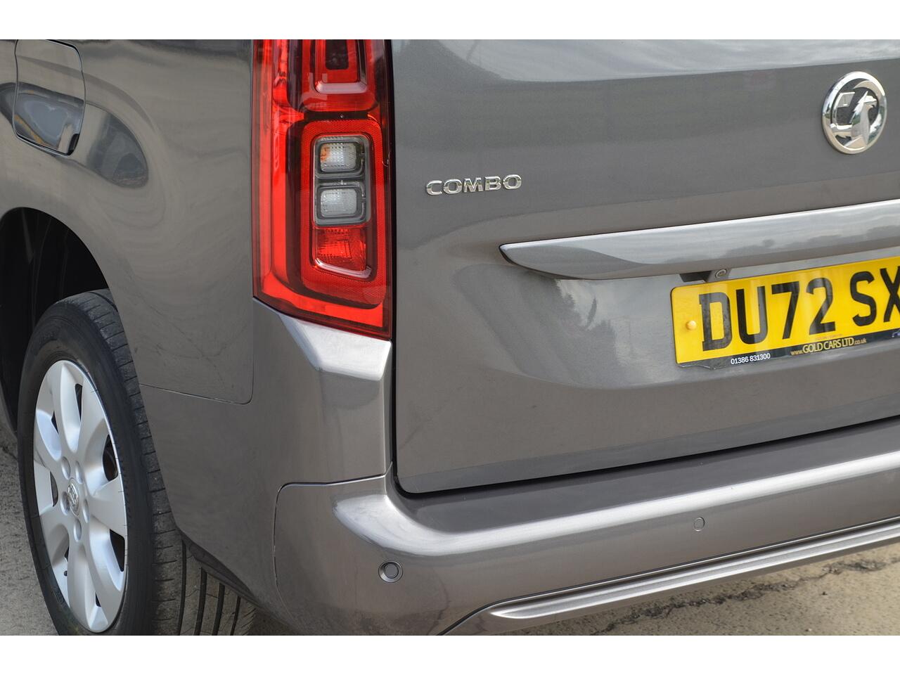 Vauxhall Combo Life view 42