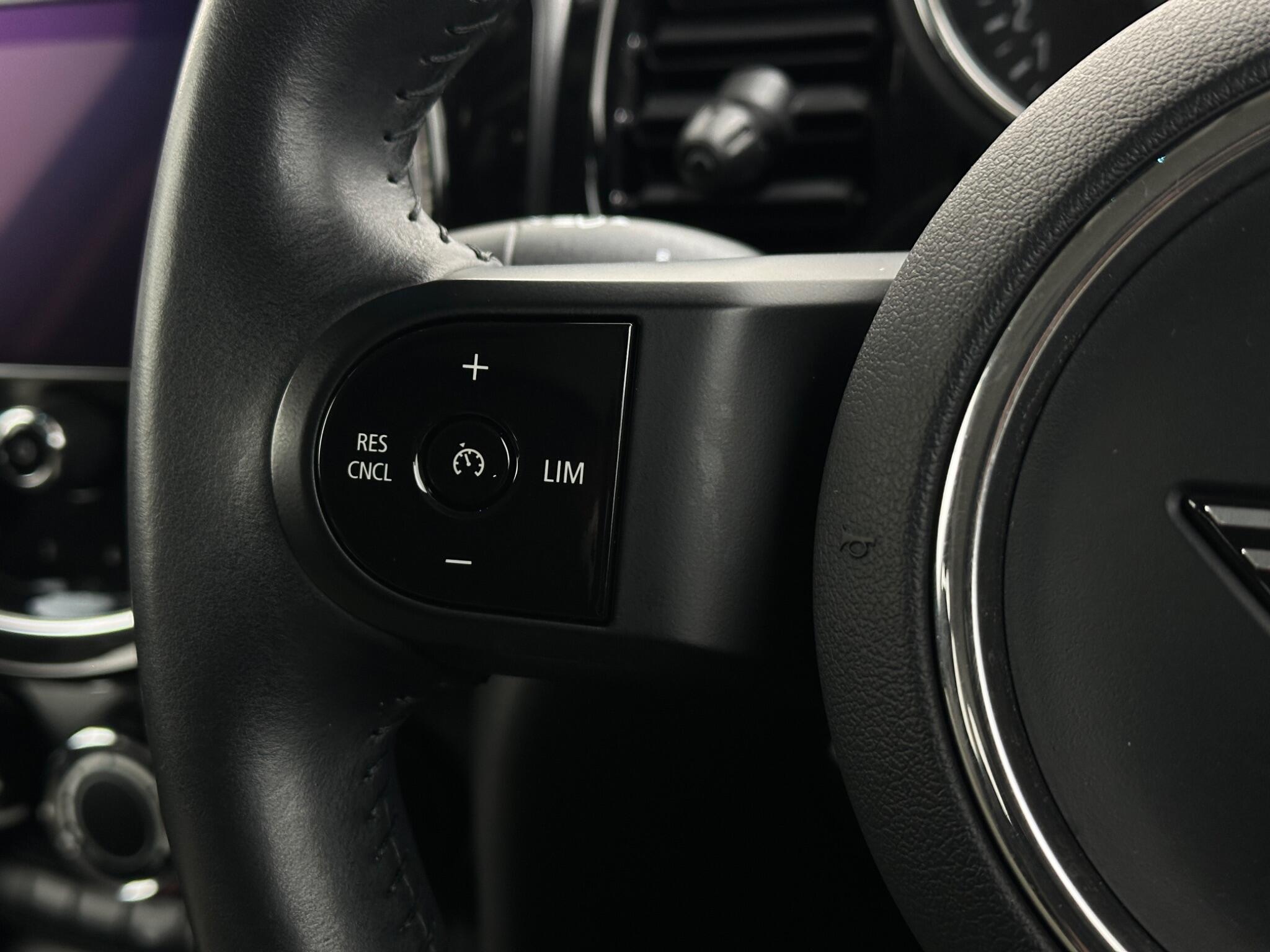 Mini Cooper view 15