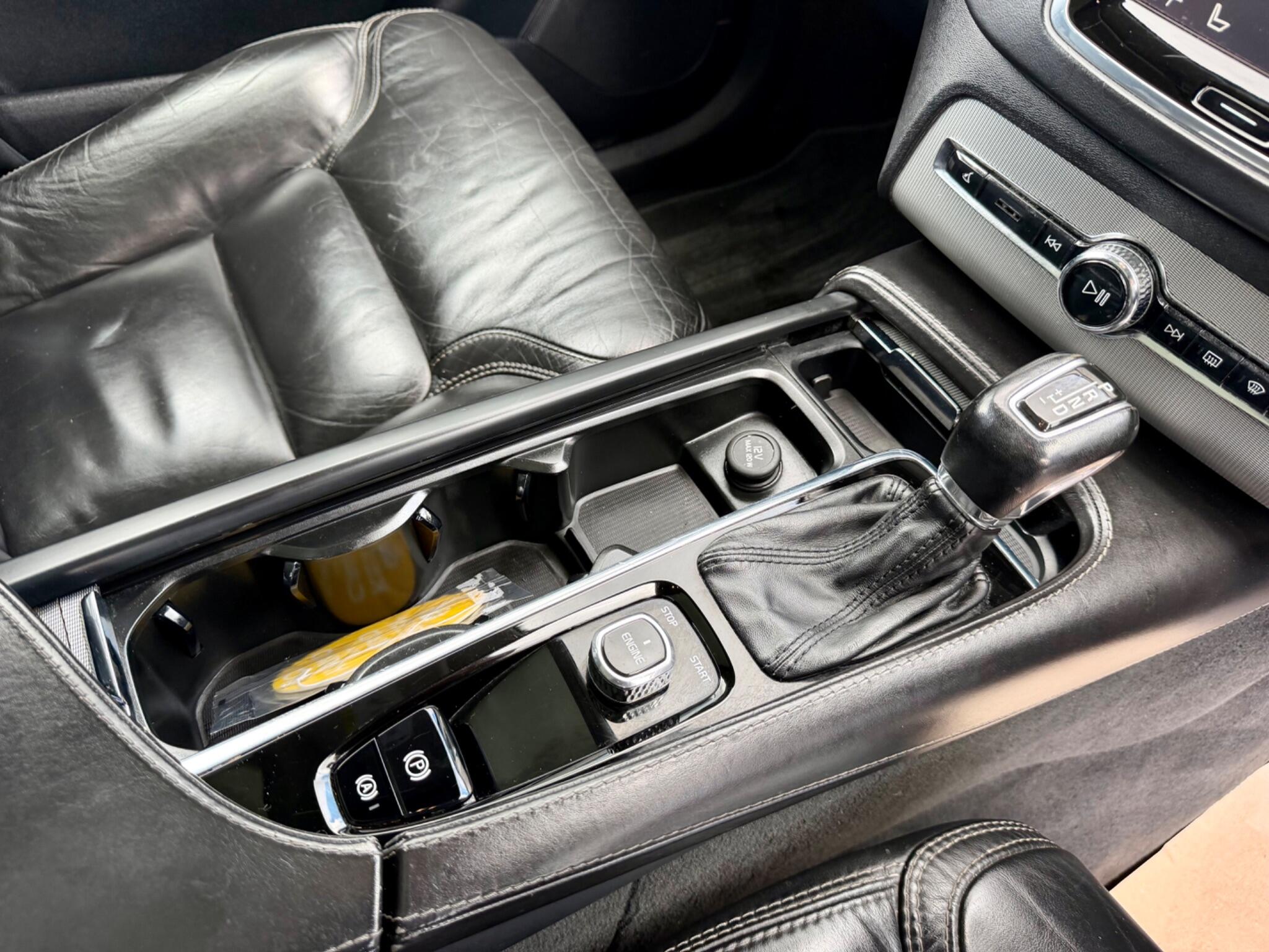 Volvo XC90 view 39