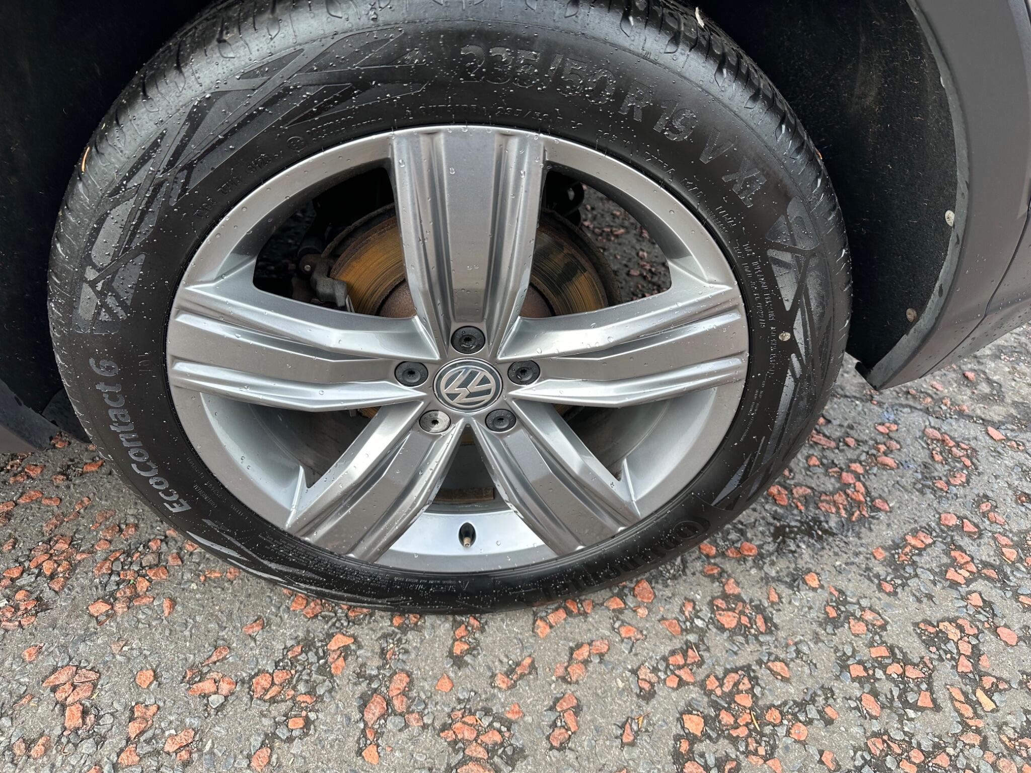 Volkswagen Tiguan view 14