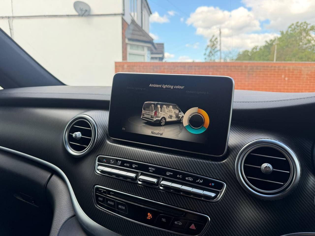 Mercedes-Benz V-Class view 45