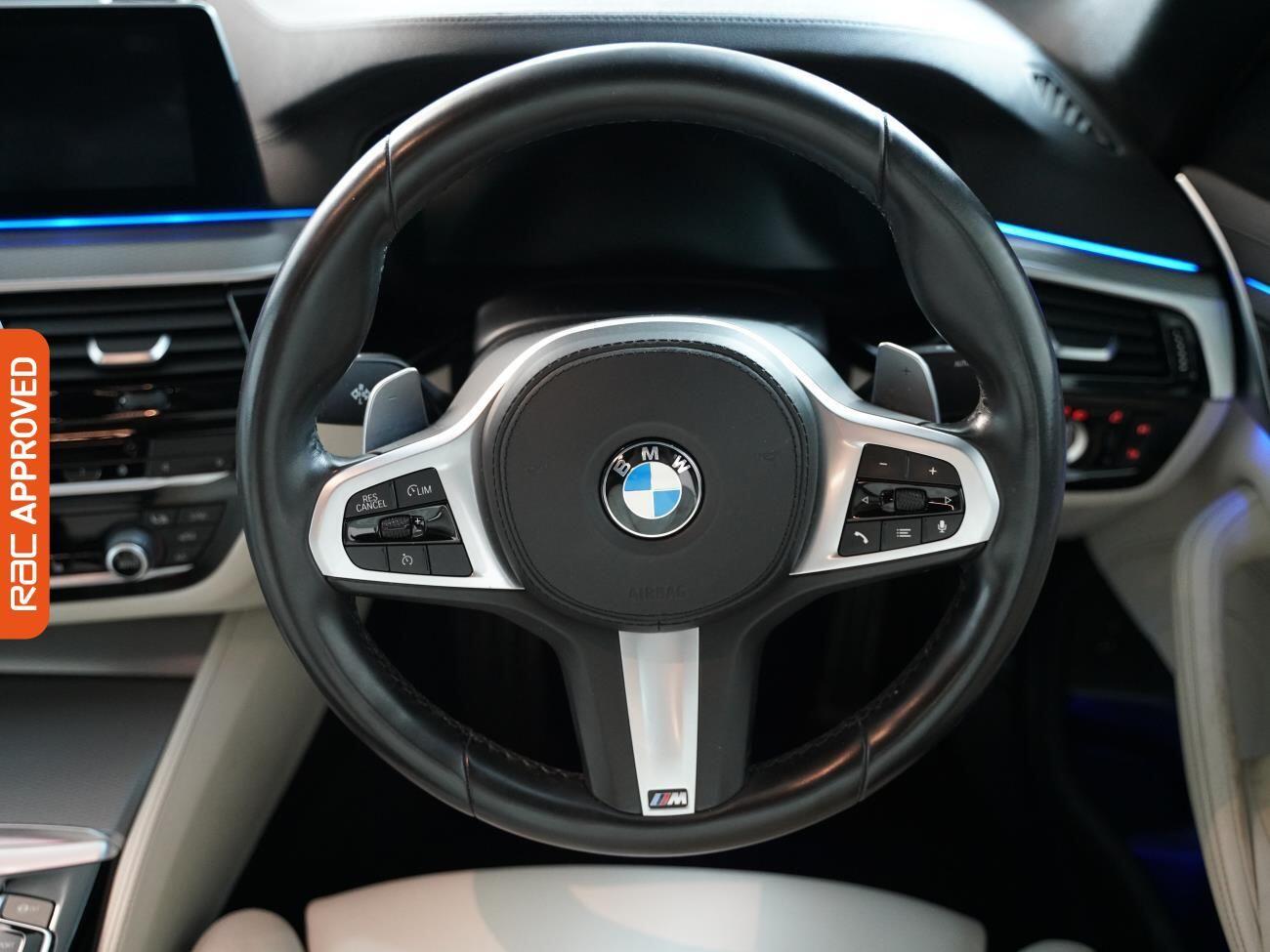 BMW 5 Series view 9