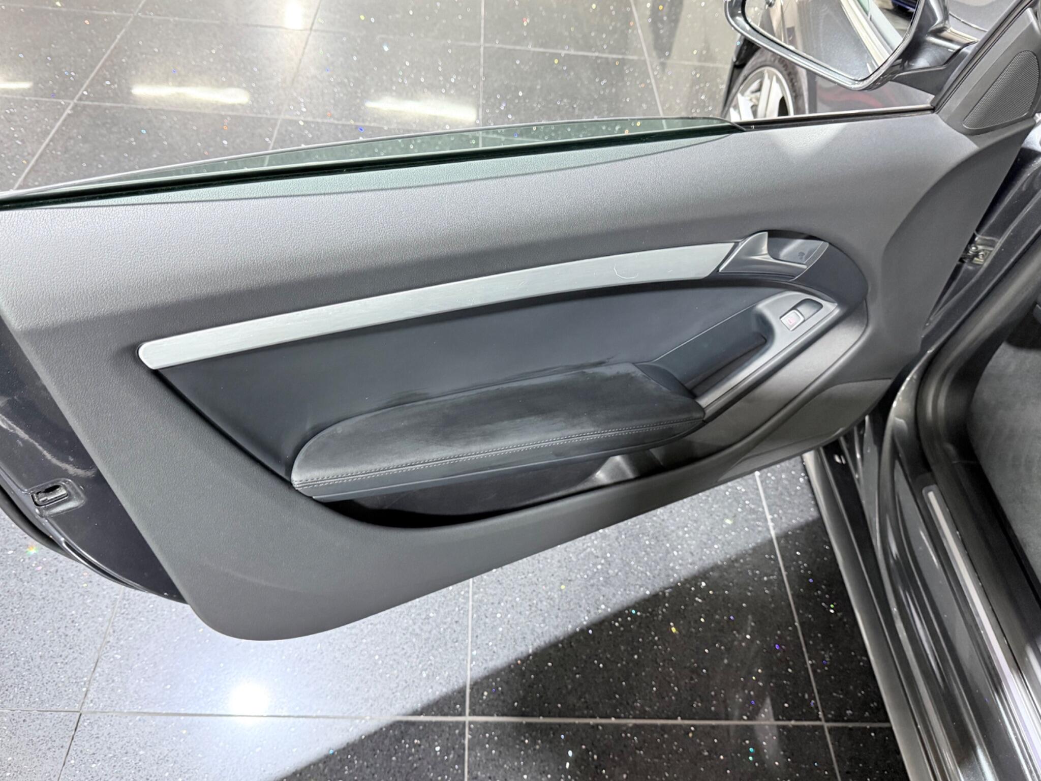 Audi A5 Cabriolet view 38
