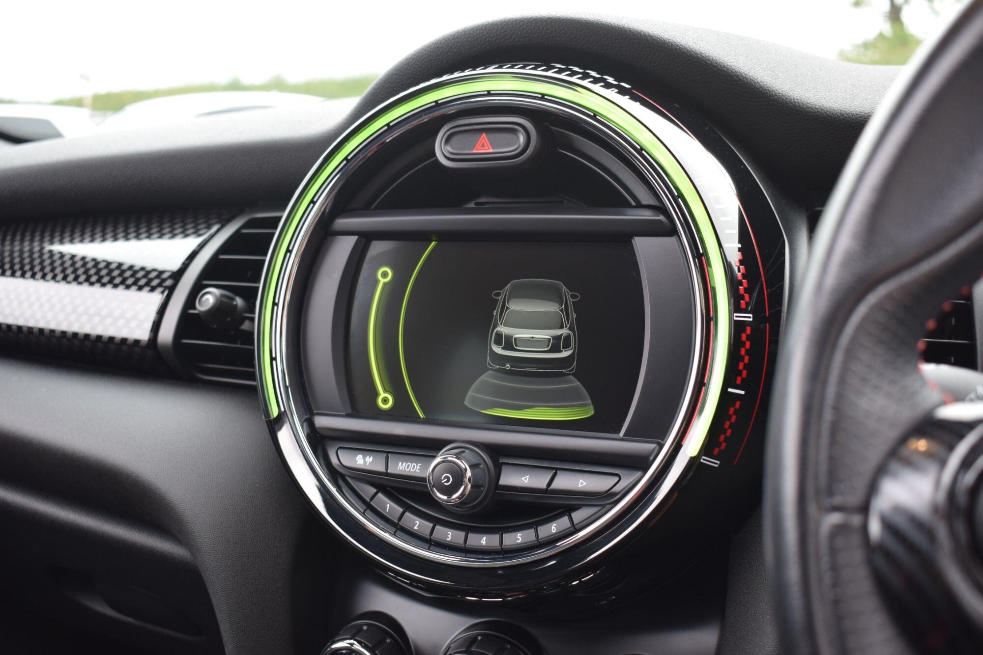 Mini Hatch view 18