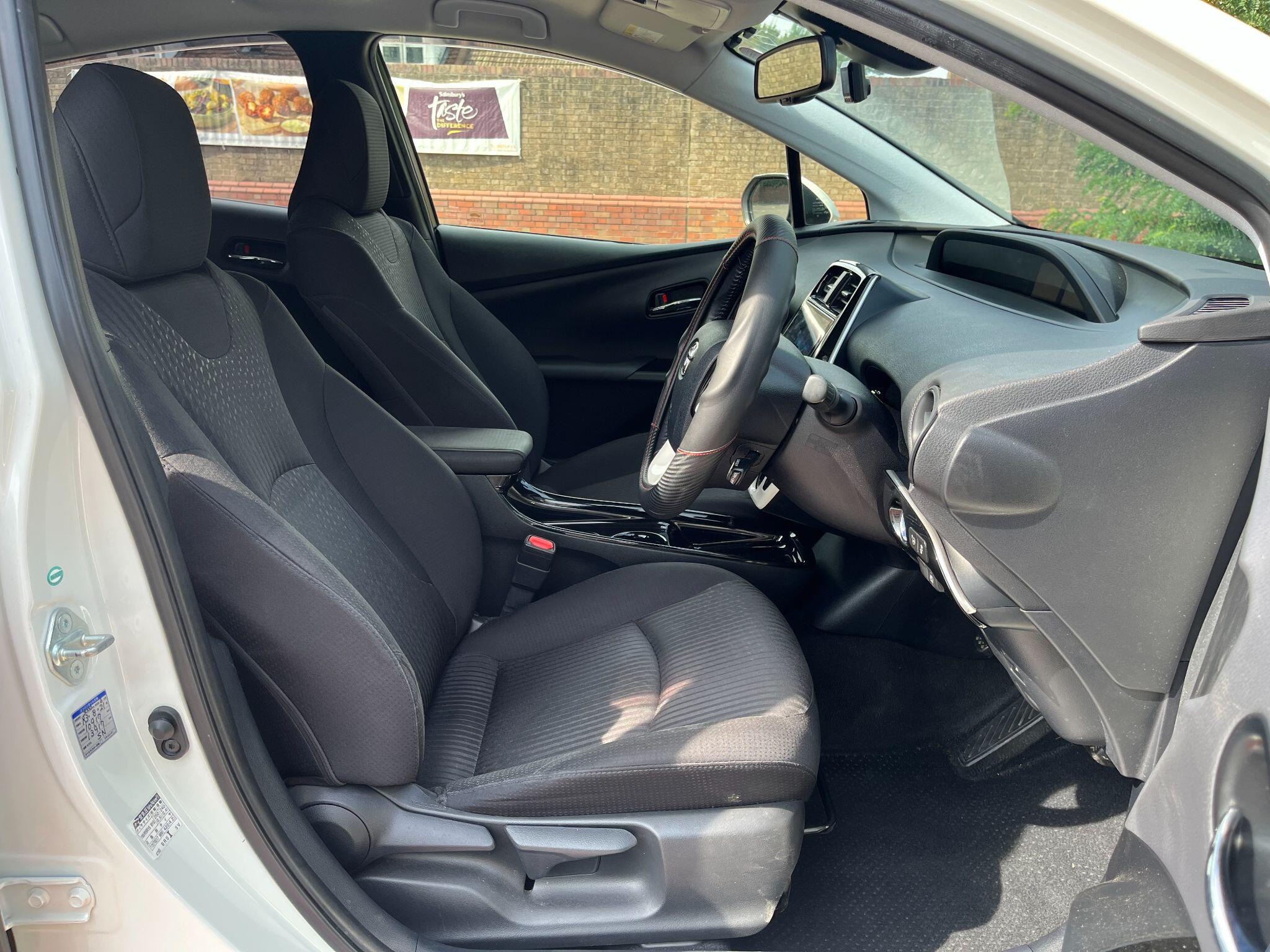 Toyota Prius view 10