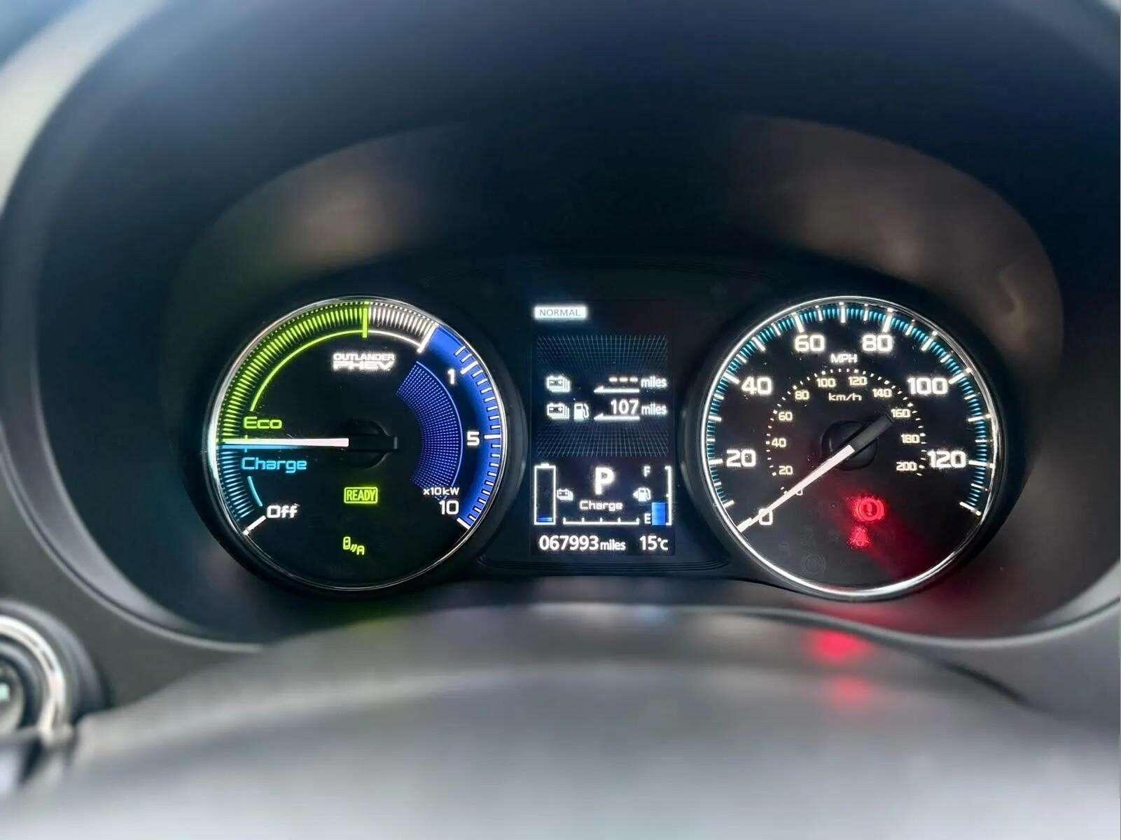 Mitsubishi Outlander view 7